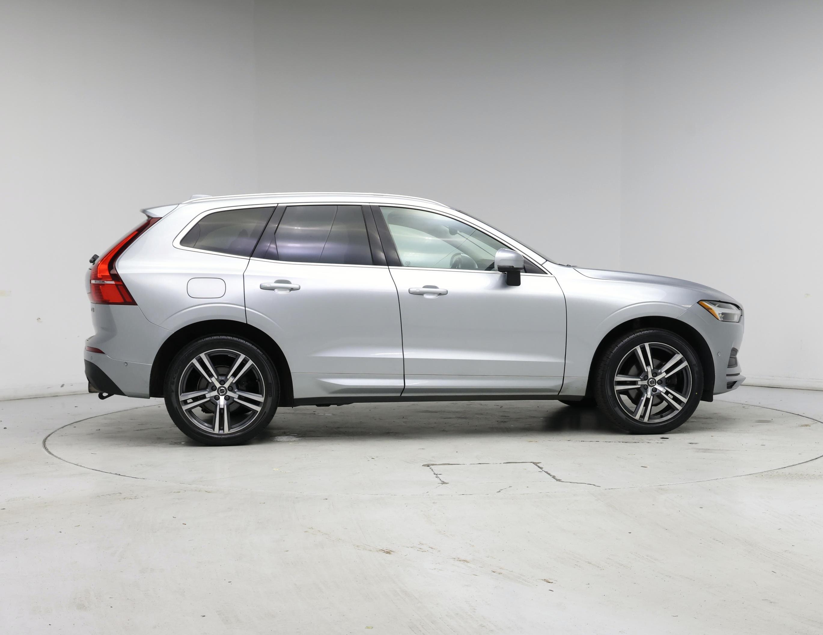 Thumbnail: 2018 Volvo XC60 - 7