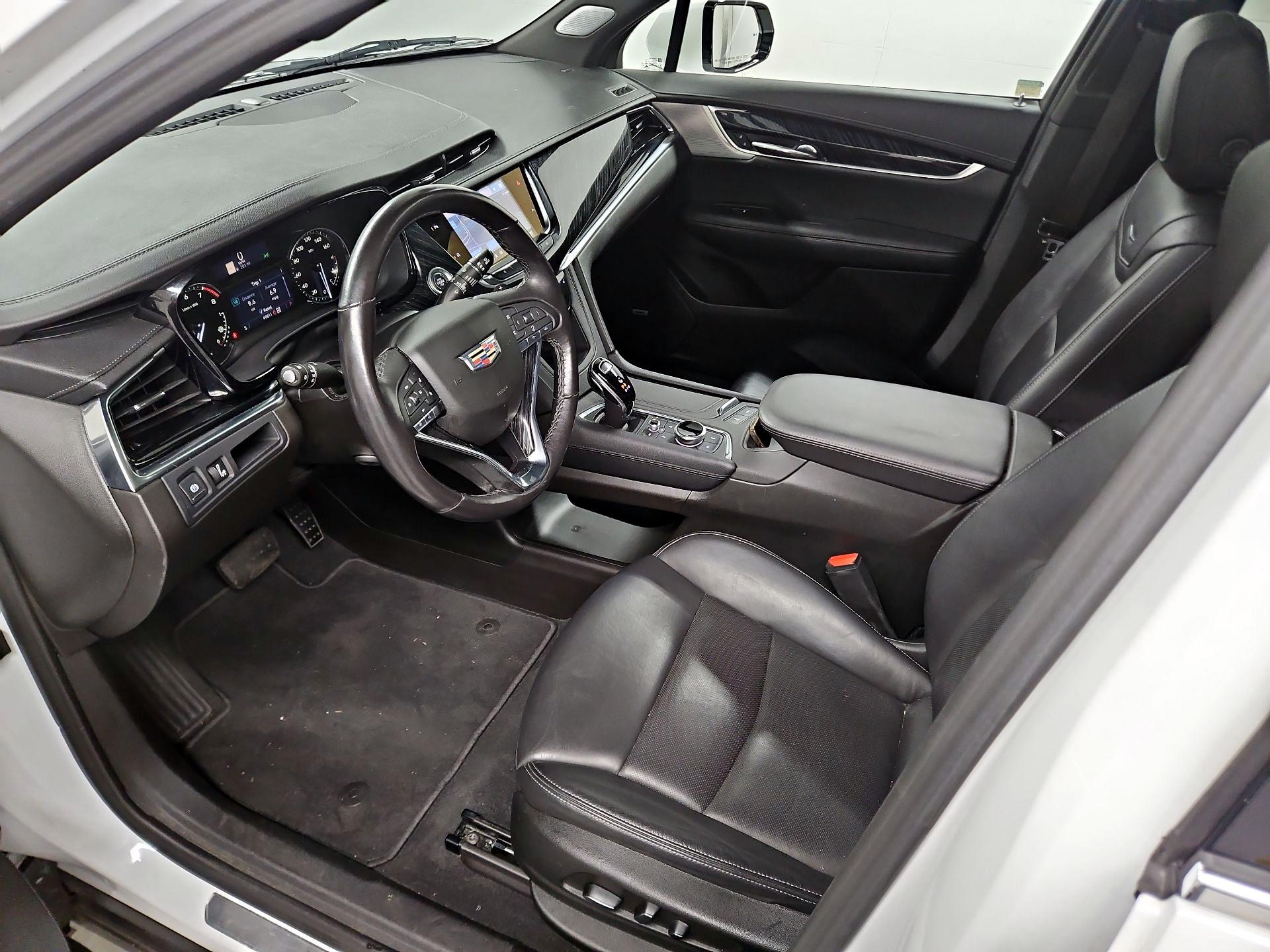 Thumbnail: 2022 Cadillac XT6 - 11