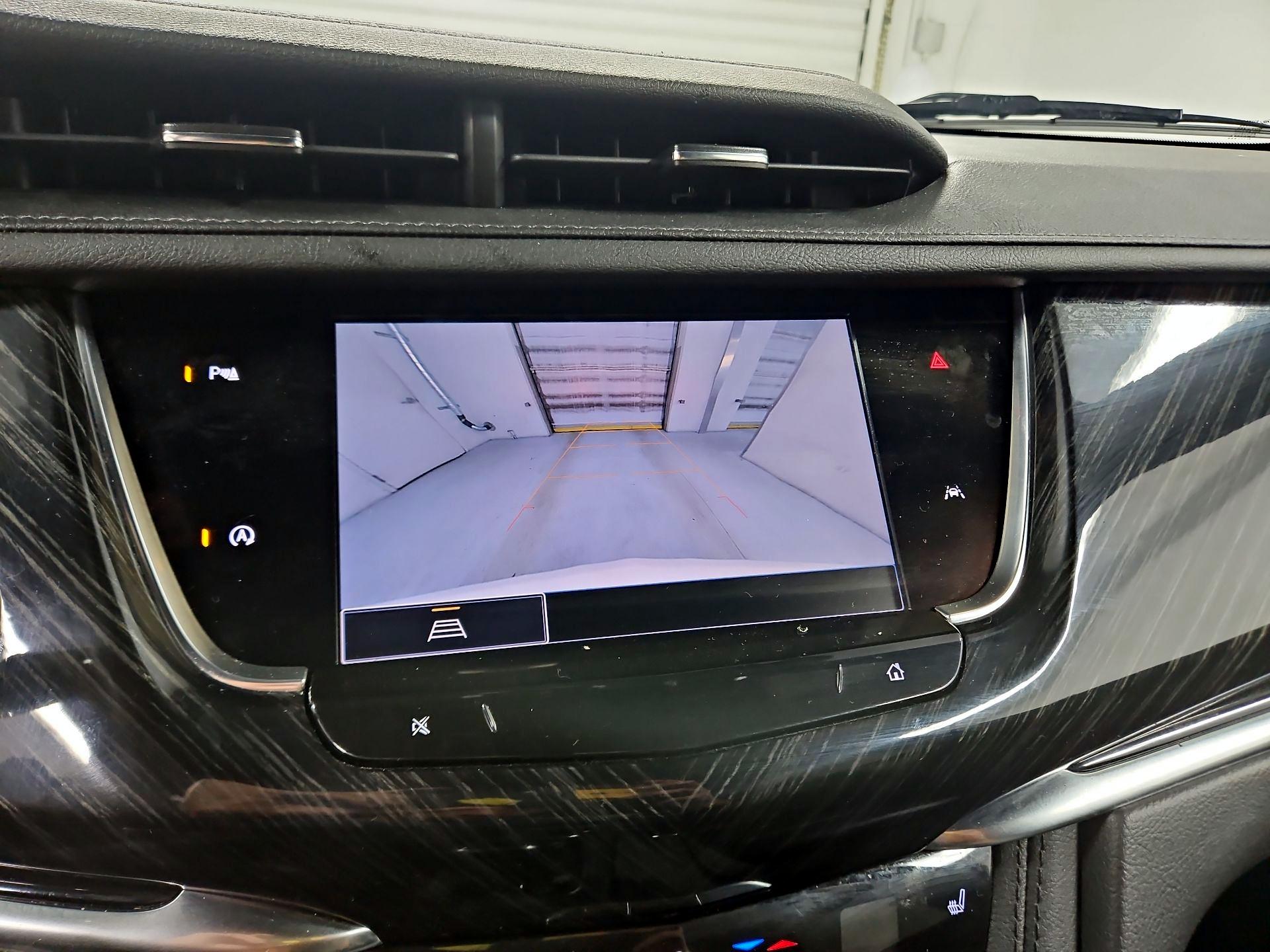 Thumbnail: 2022 Cadillac XT6 - 15