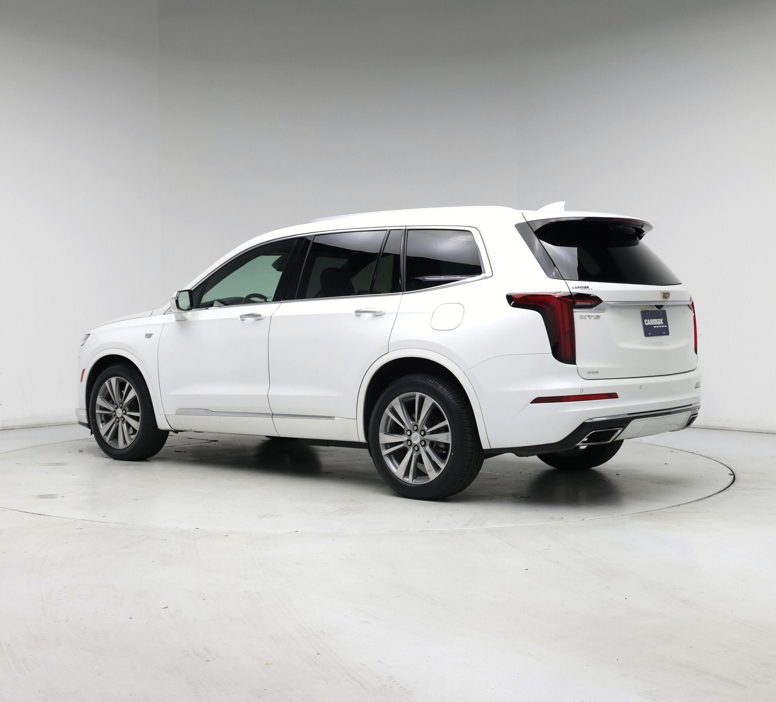 Thumbnail: 2022 Cadillac XT6 - 2