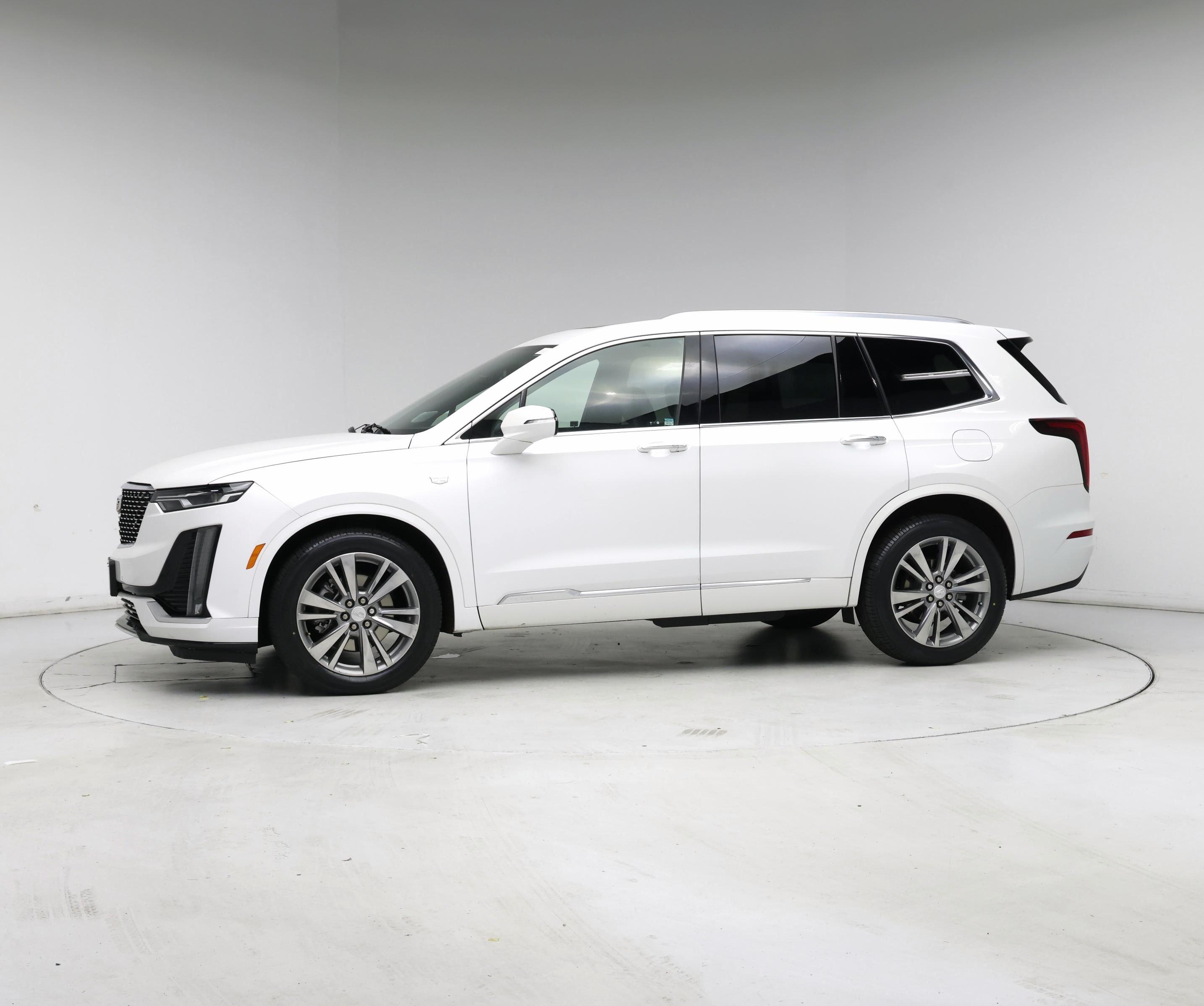 Thumbnail: 2022 Cadillac XT6 - 3