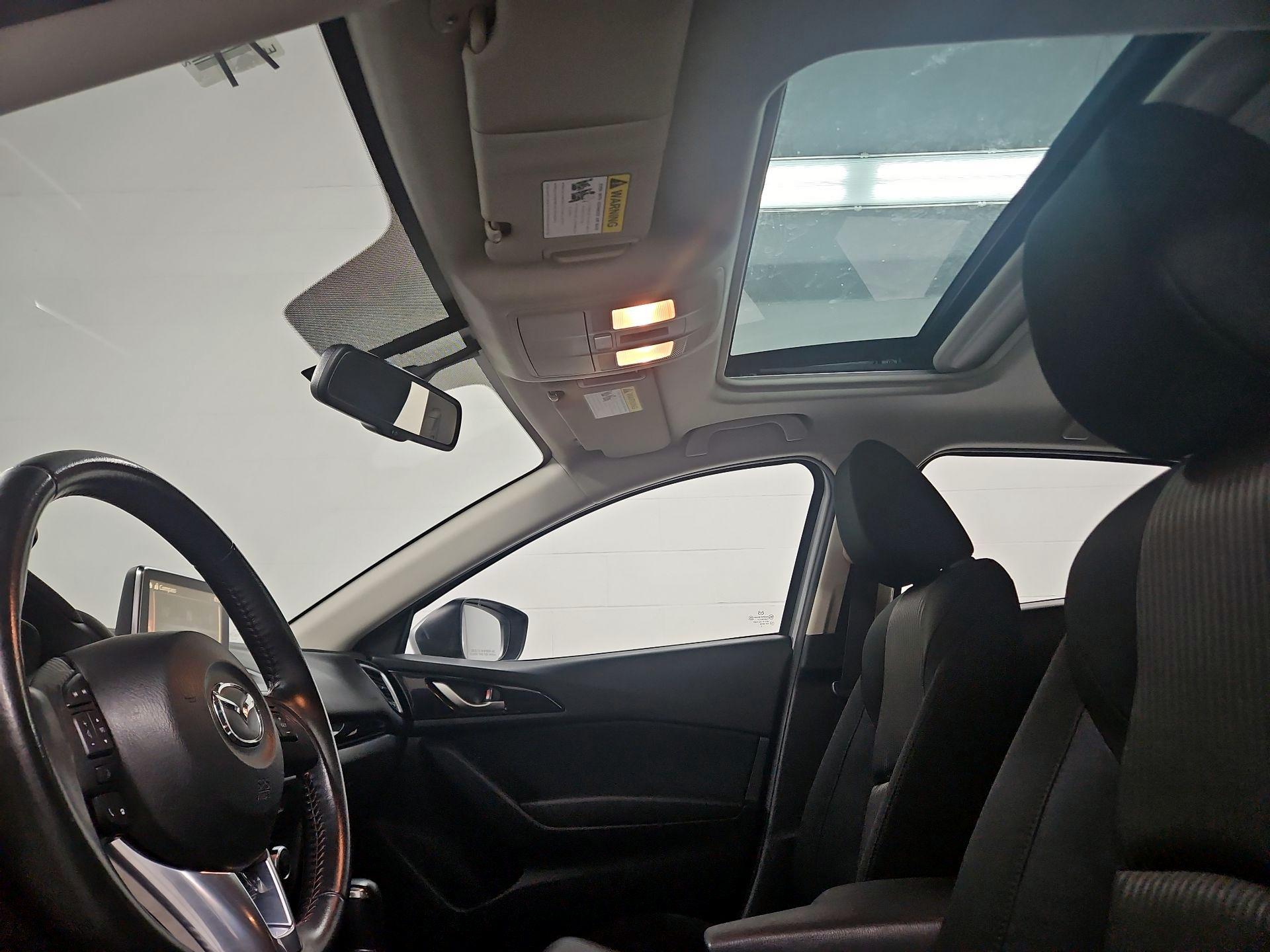 Thumbnail: 2016 Mazda Mazda3 - 19
