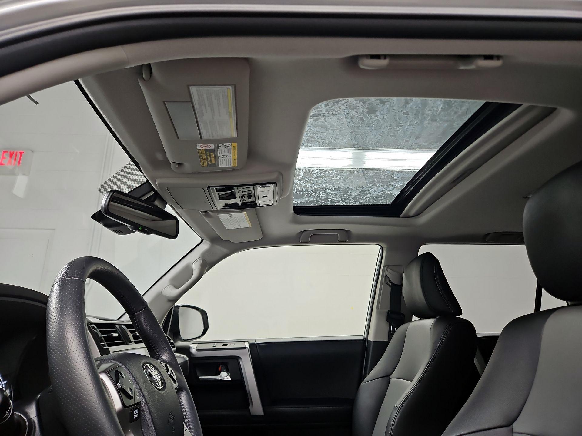 Thumbnail: 2022 Toyota 4Runner - 20