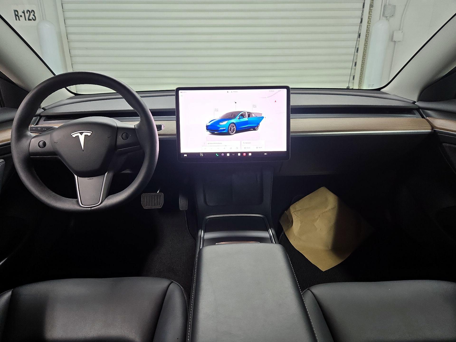 Thumbnail: 2022 Tesla Model 3 - 9