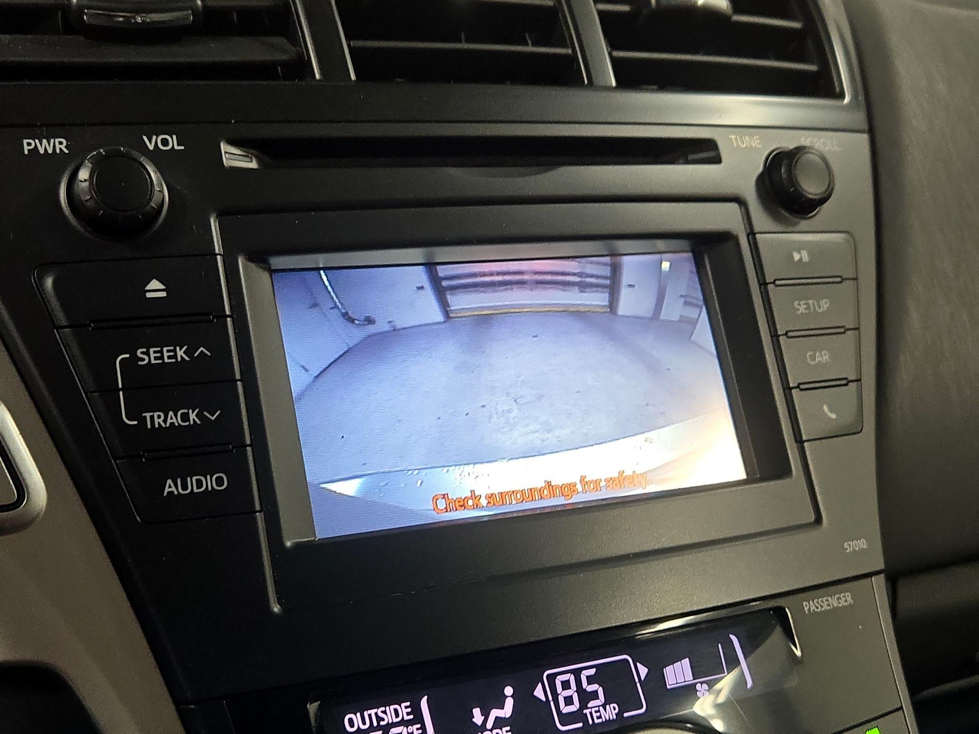 Thumbnail: 2014 Toyota Prius v - 13