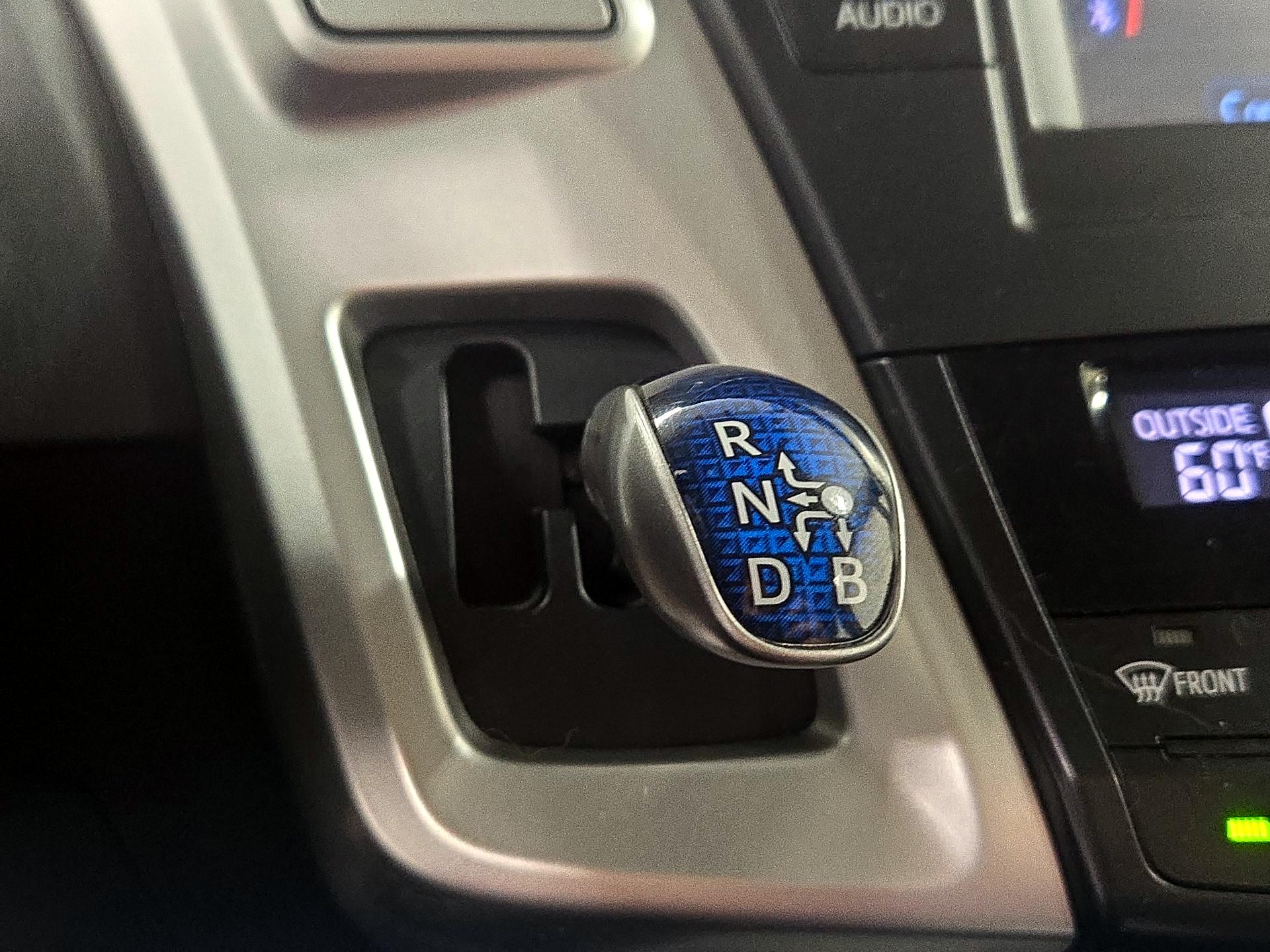 Thumbnail: 2014 Toyota Prius v - 16