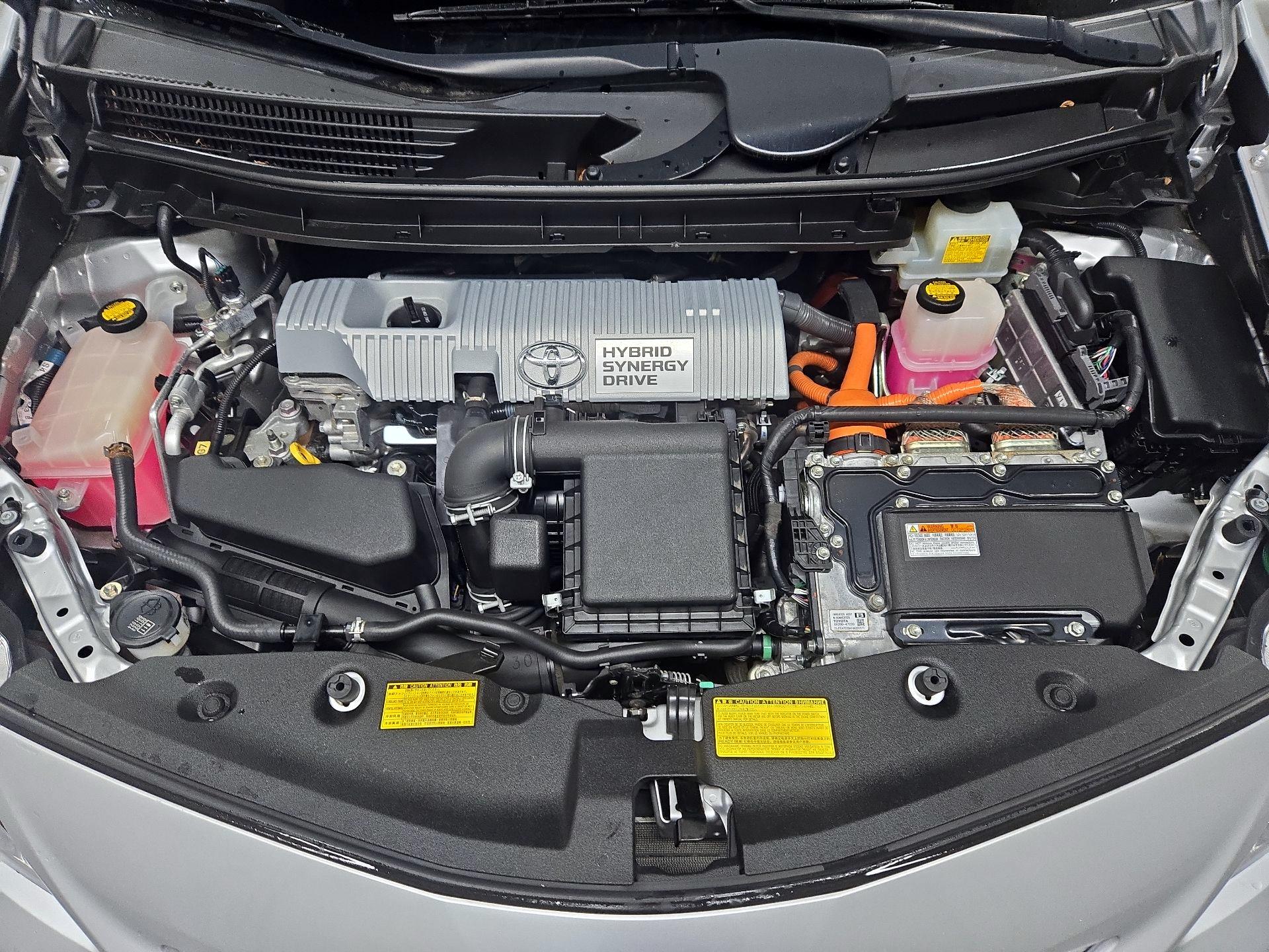 Thumbnail: 2014 Toyota Prius v - 20