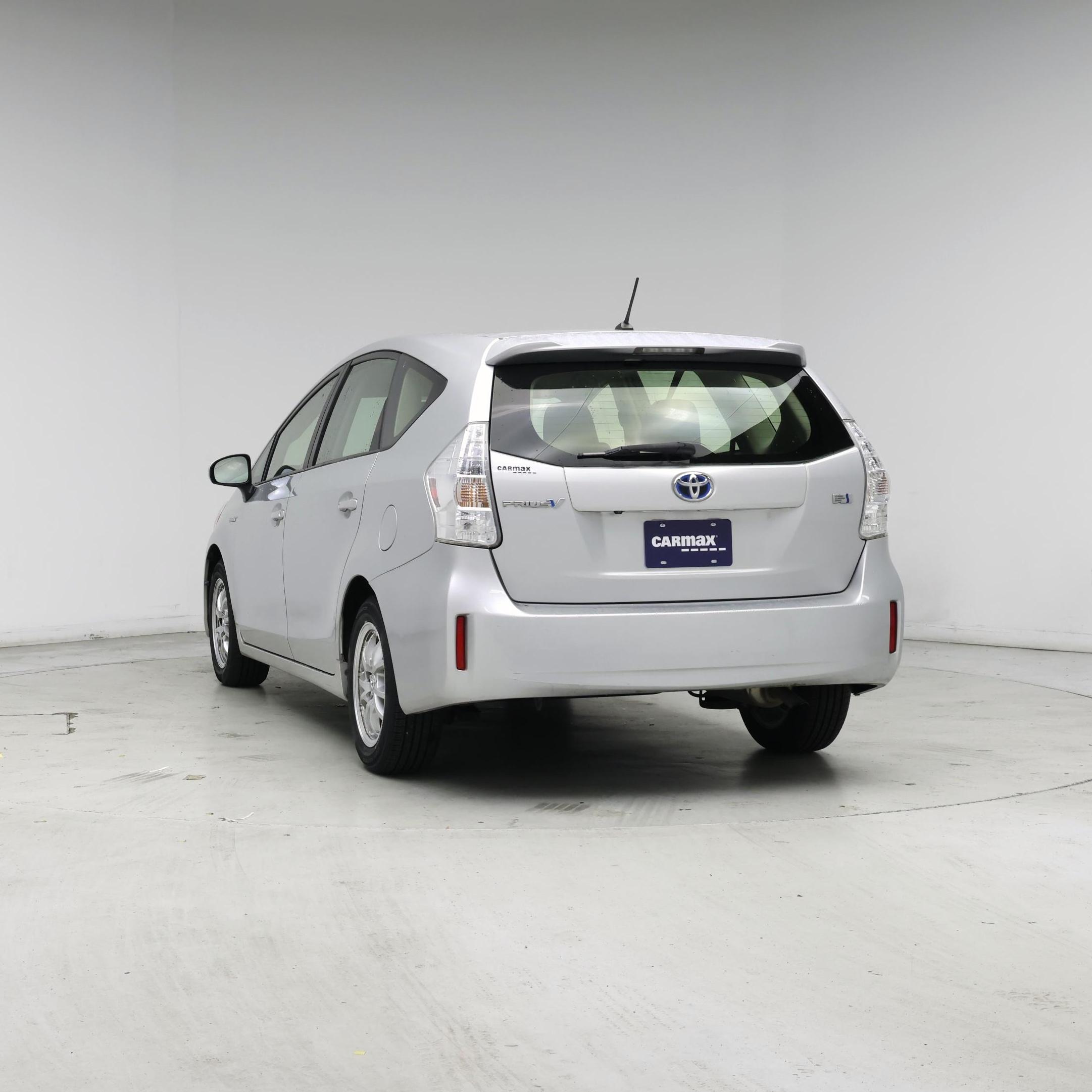 Thumbnail: 2014 Toyota Prius v - 6