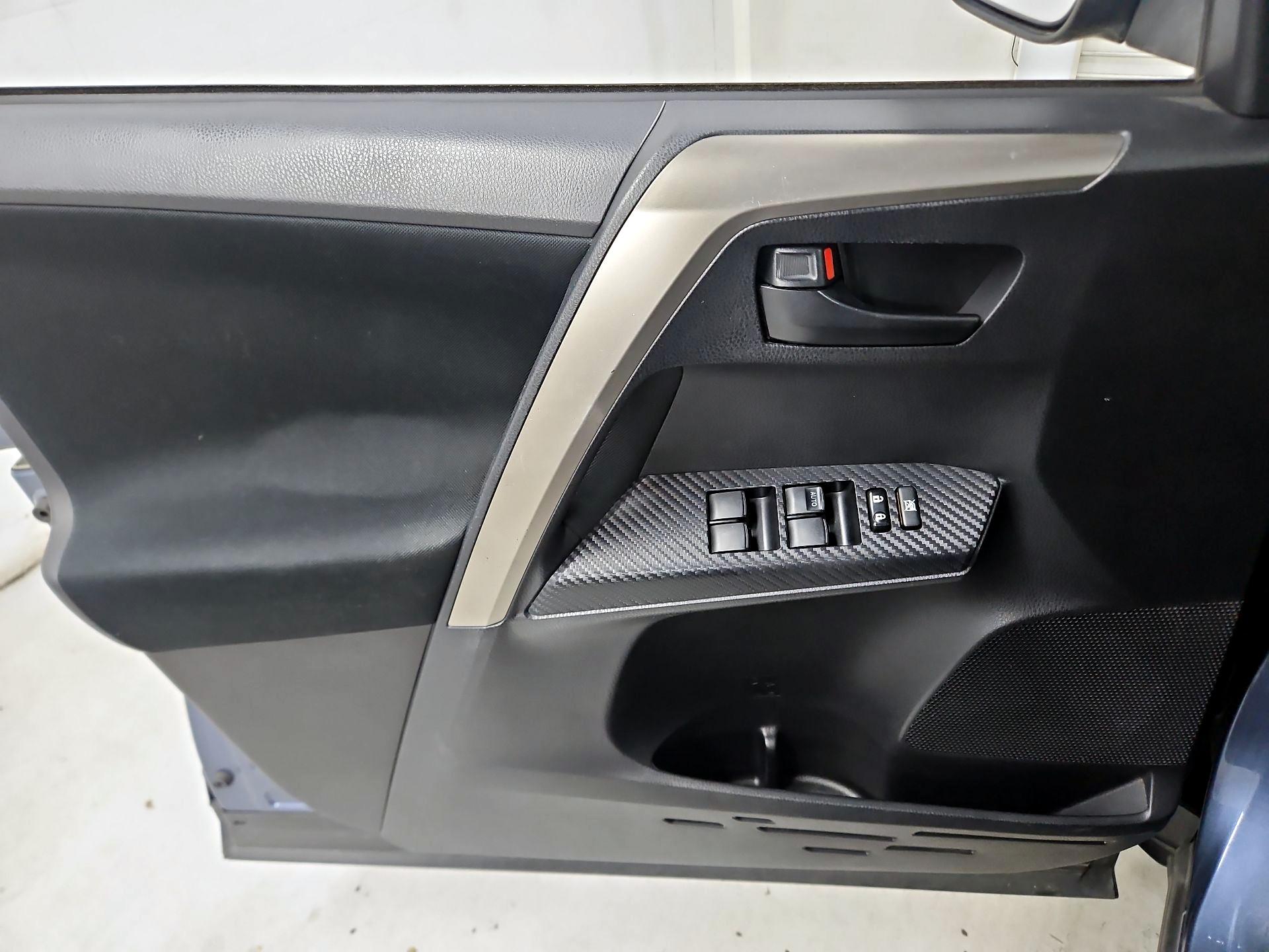 Thumbnail: 2014 Toyota RAV4 - 12