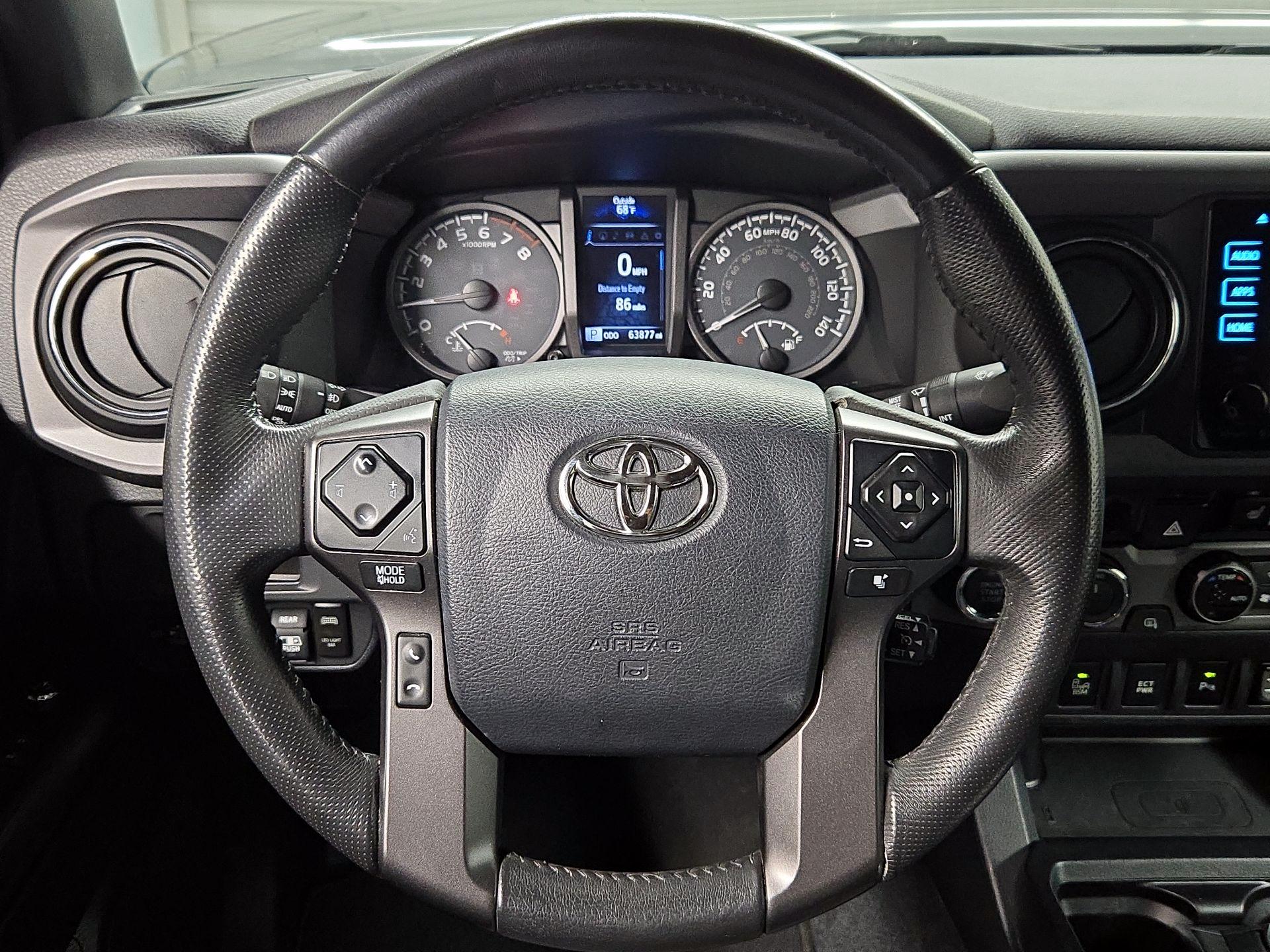 Thumbnail: 2017 Toyota Tacoma - 10