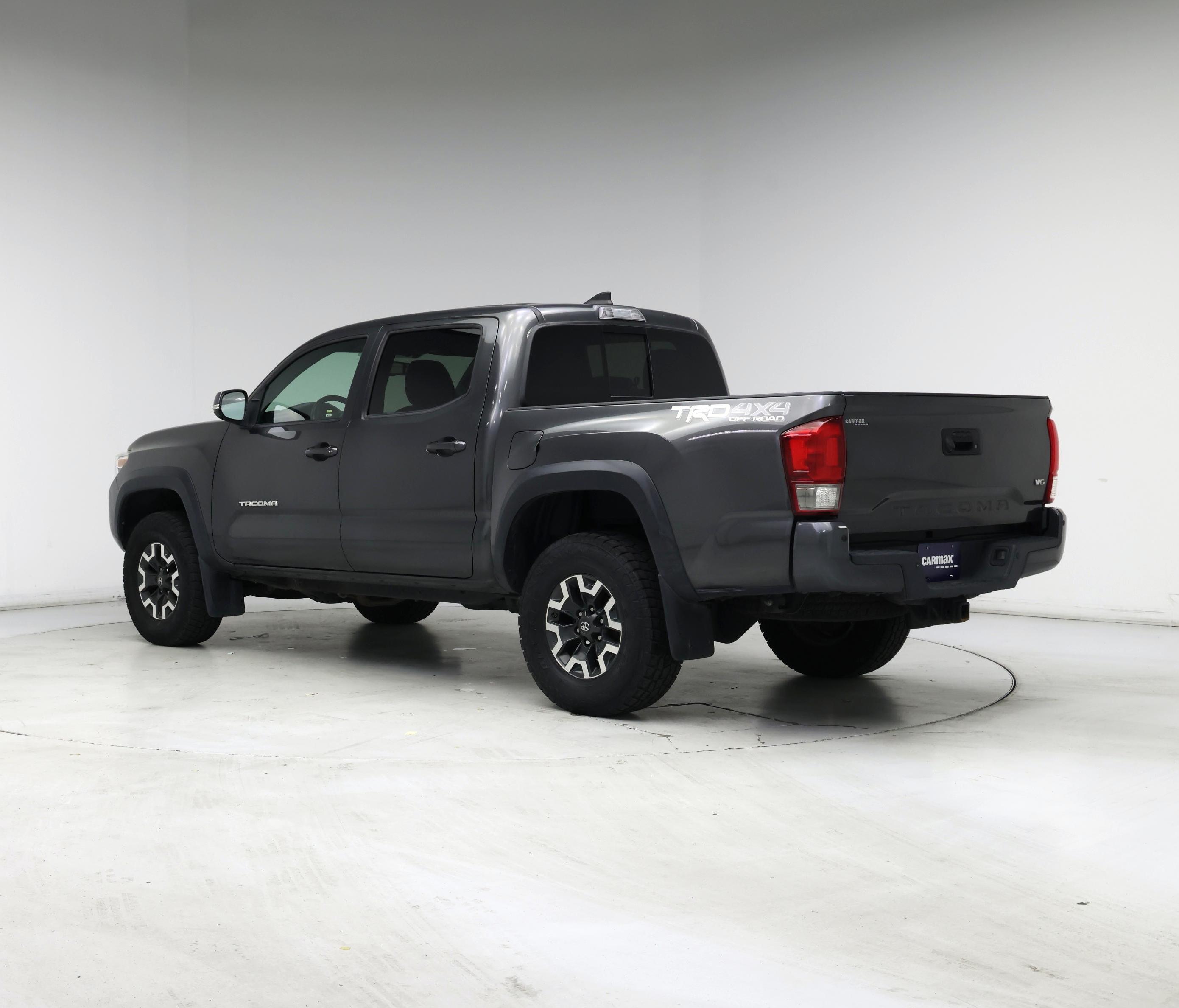 Thumbnail: 2017 Toyota Tacoma - 2