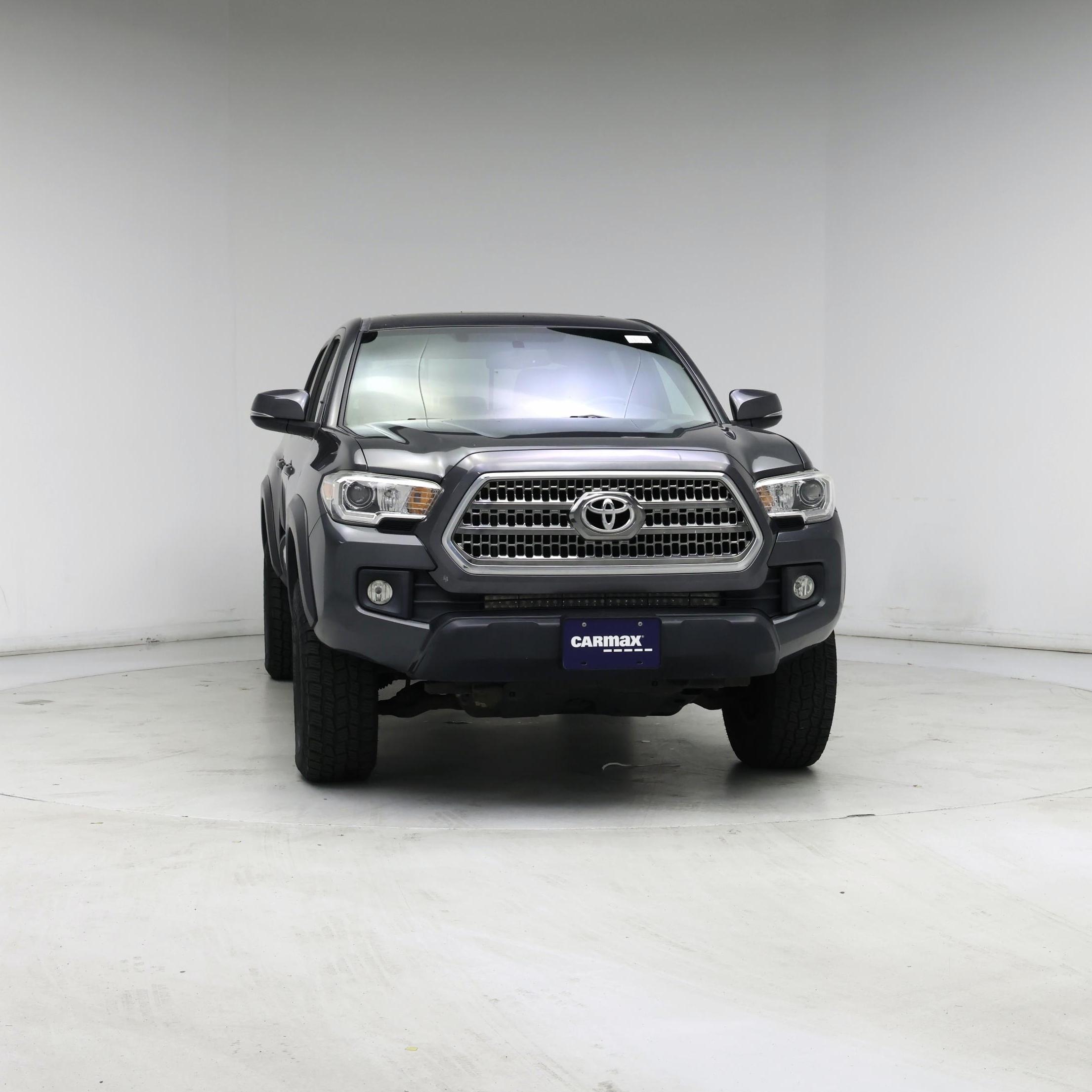 Thumbnail: 2017 Toyota Tacoma - 5