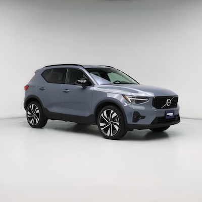 2023 Volvo XC40 B5 Ultimate Dark Theme