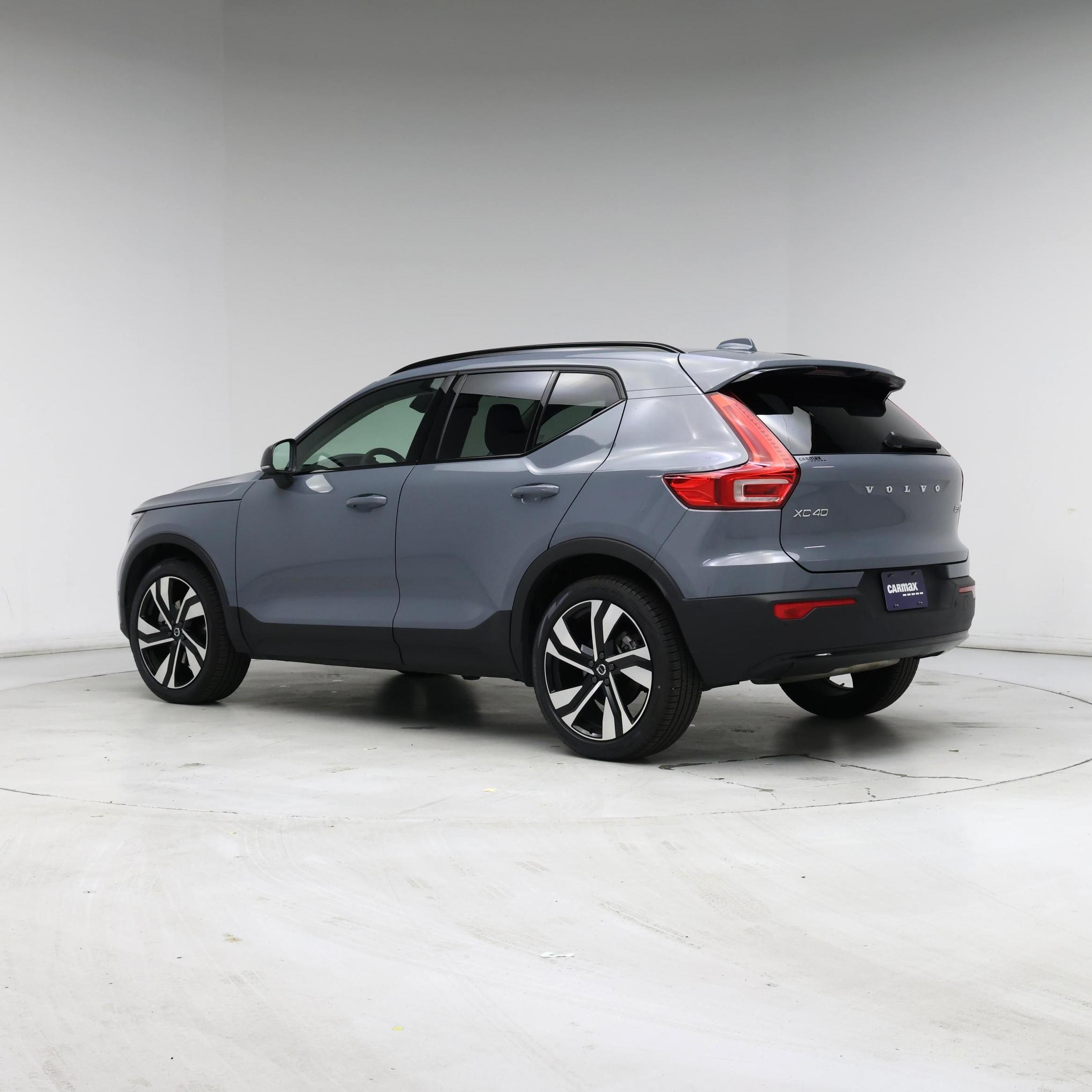 Thumbnail: 2023 Volvo XC40 - 2