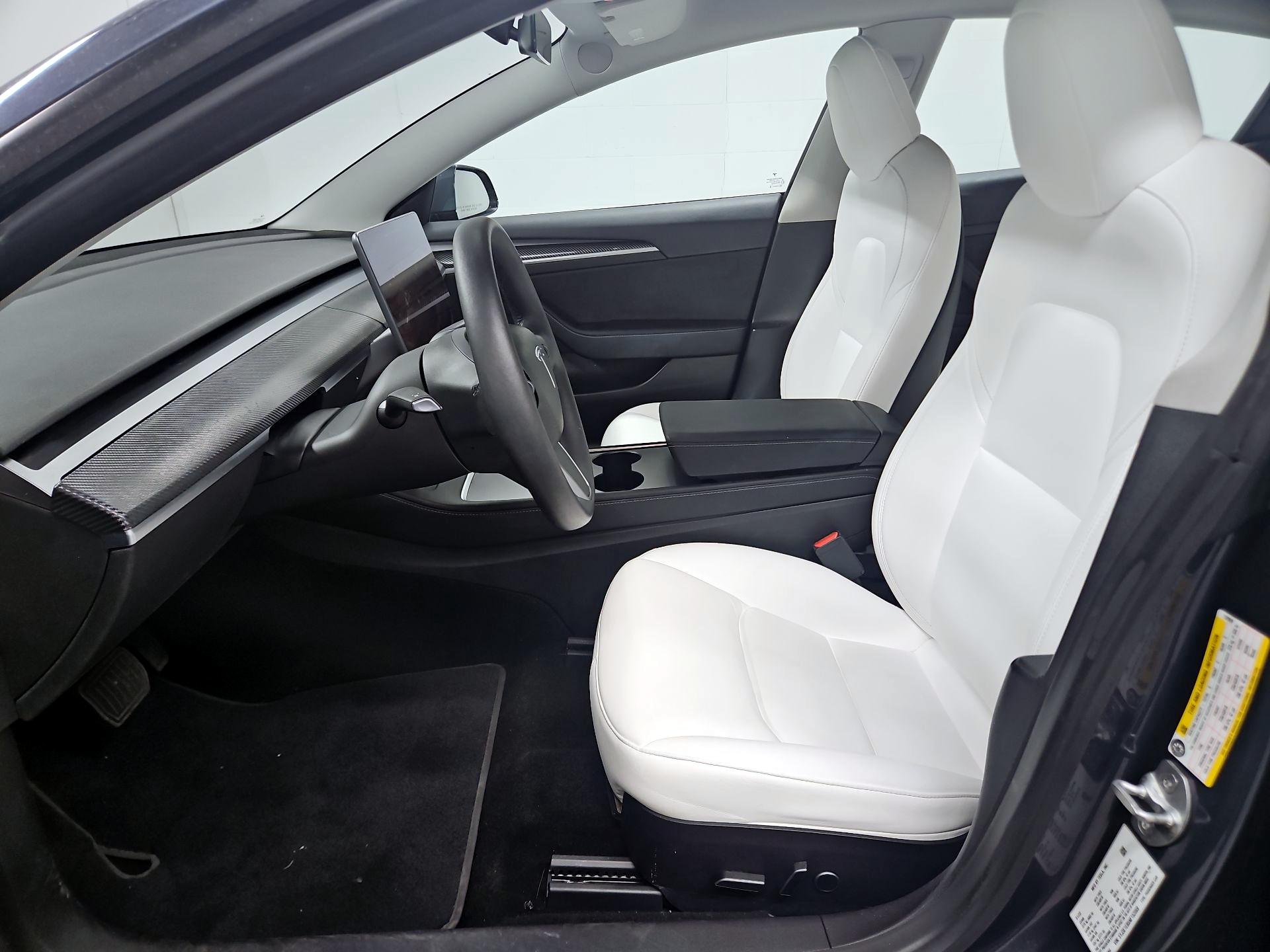 Thumbnail: 2022 Tesla Model 3 - 11