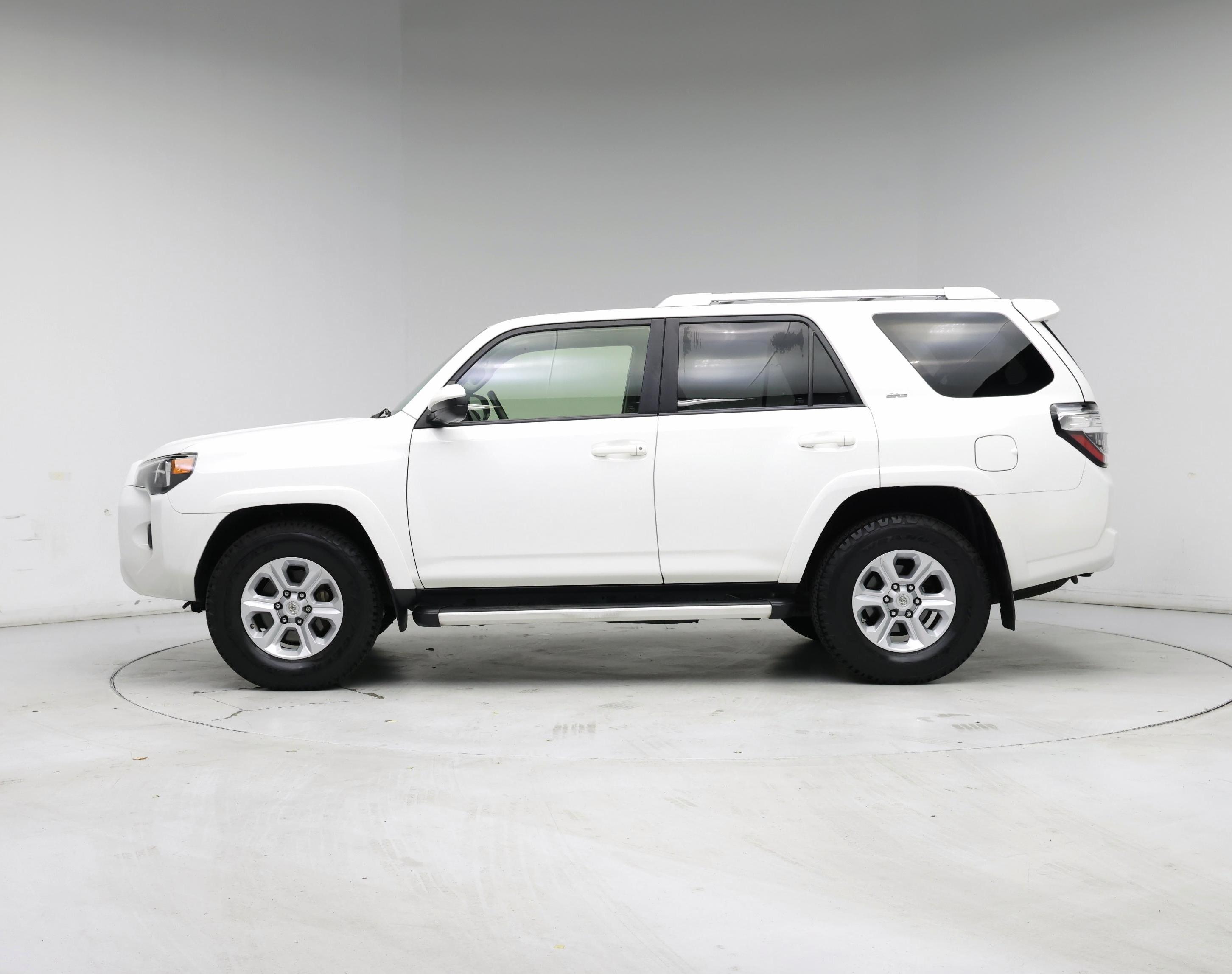 Thumbnail: 2018 Toyota 4Runner - 3