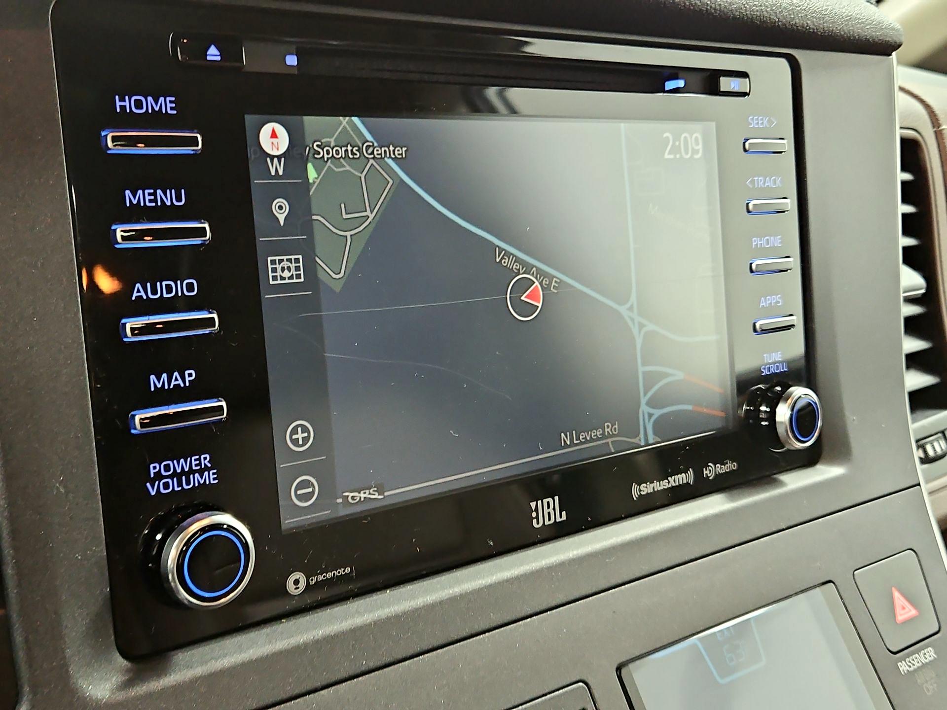 Thumbnail: 2020 Toyota Sienna - 14