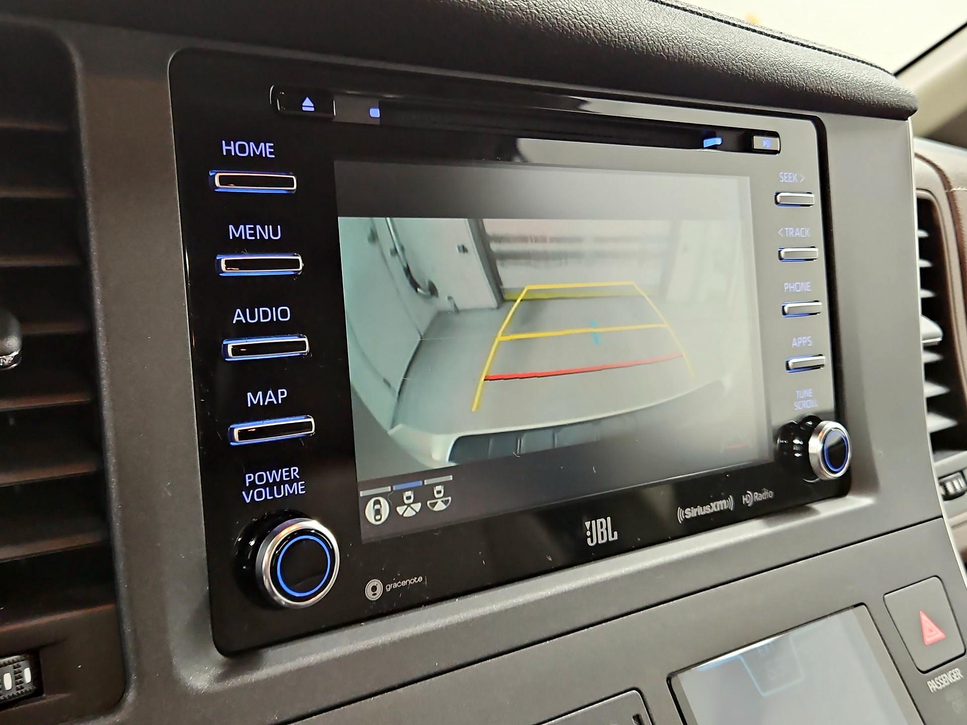 Thumbnail: 2020 Toyota Sienna - 15