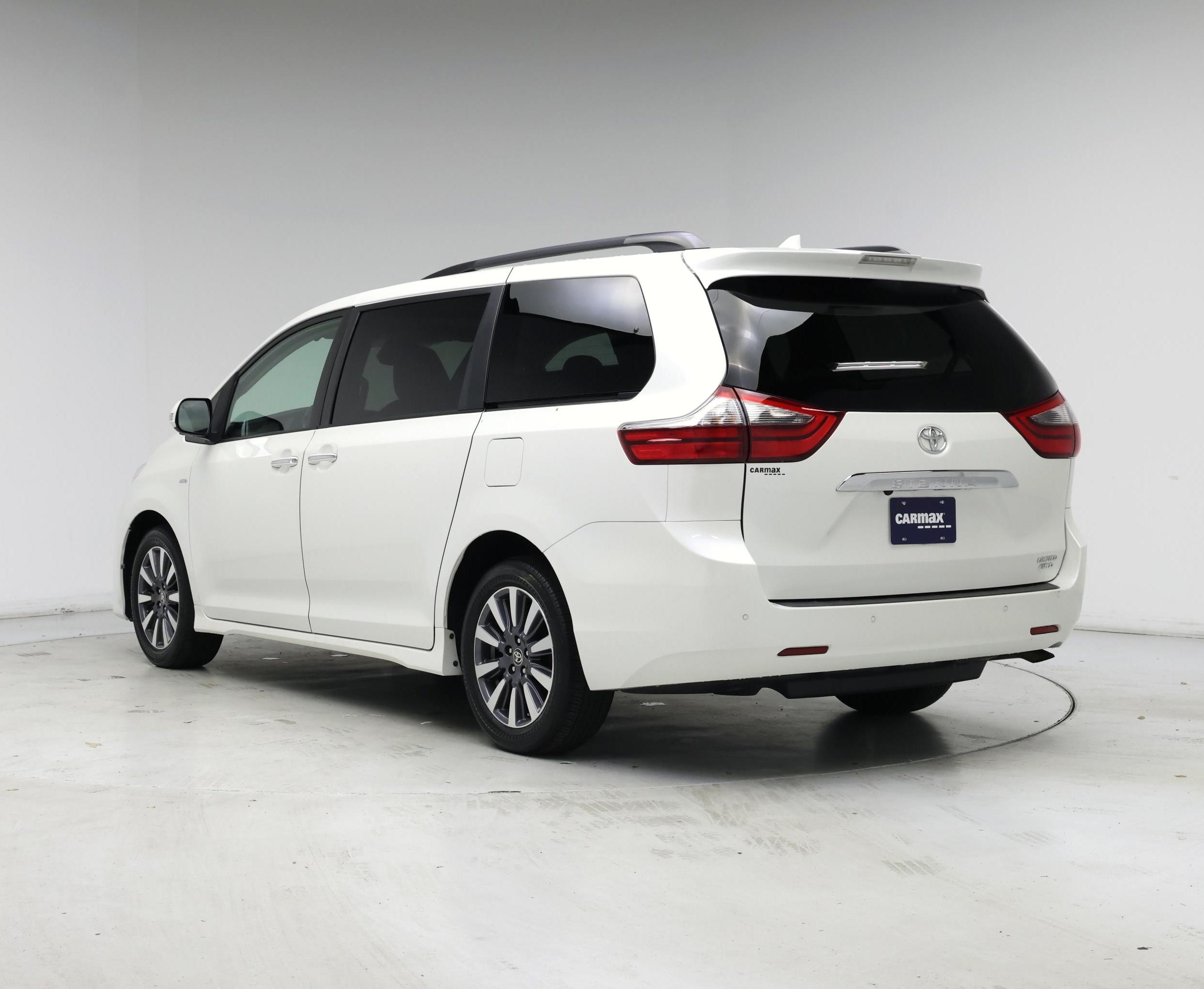 Thumbnail: 2020 Toyota Sienna - 2