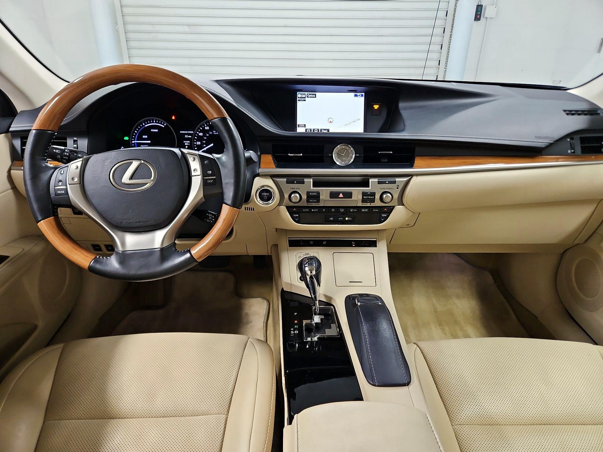 Thumbnail: 2015 Lexus ES - 9