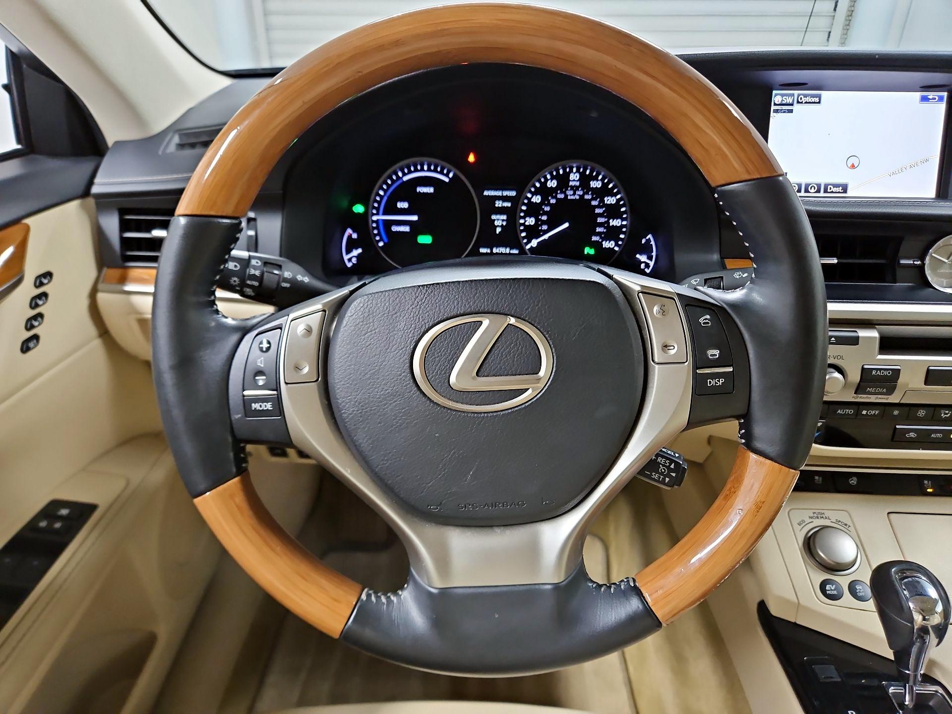 Thumbnail: 2015 Lexus ES - 10