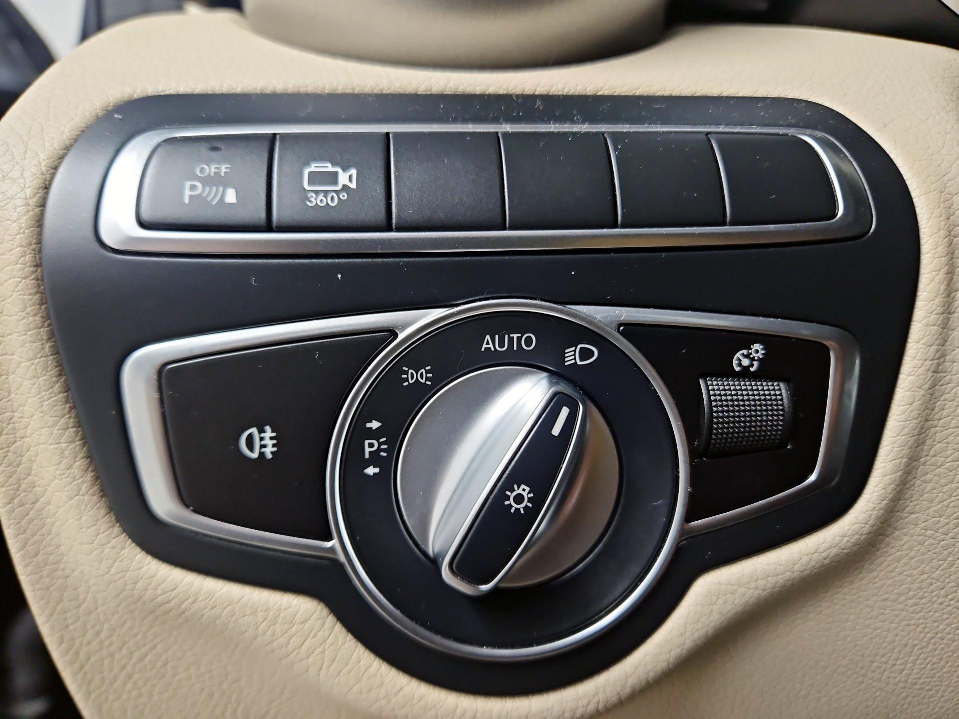 Thumbnail: 2019 Mercedes-Benz GLC - 13