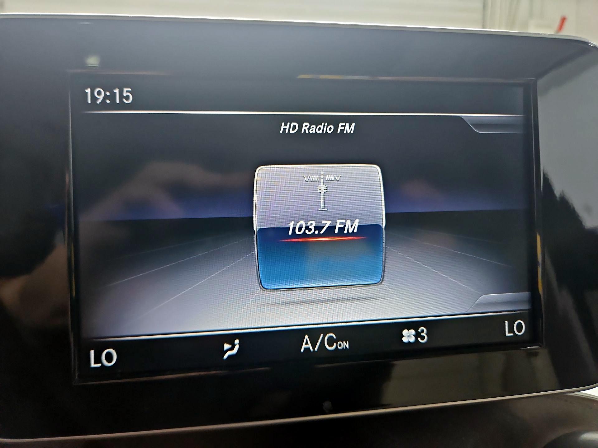 Thumbnail: 2019 Mercedes-Benz GLC - 15