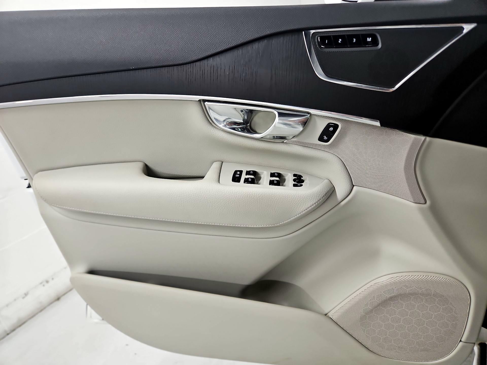 Thumbnail: 2020 Volvo XC90 - 12