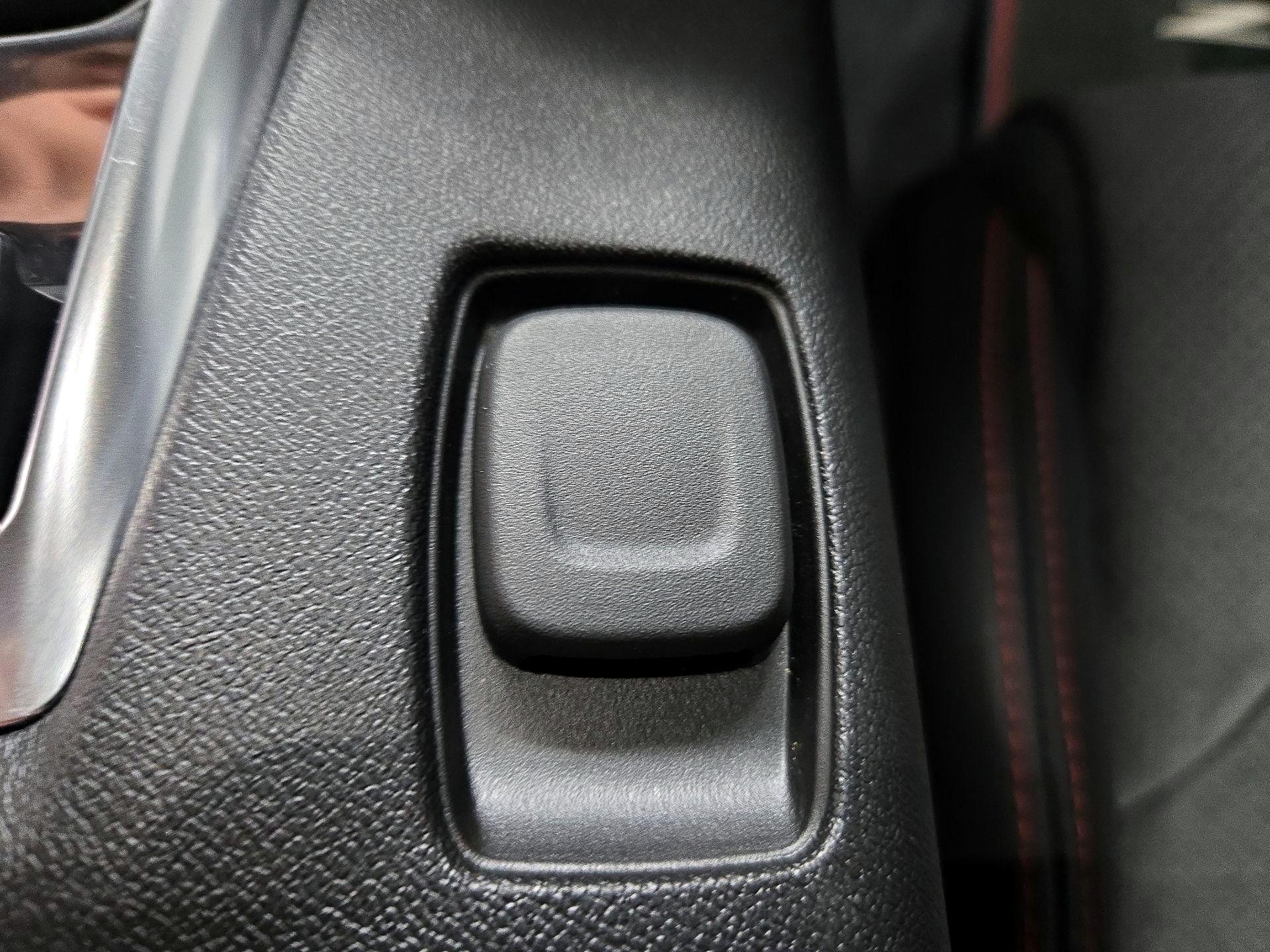 Thumbnail: 2020 Chevrolet Camaro - 19