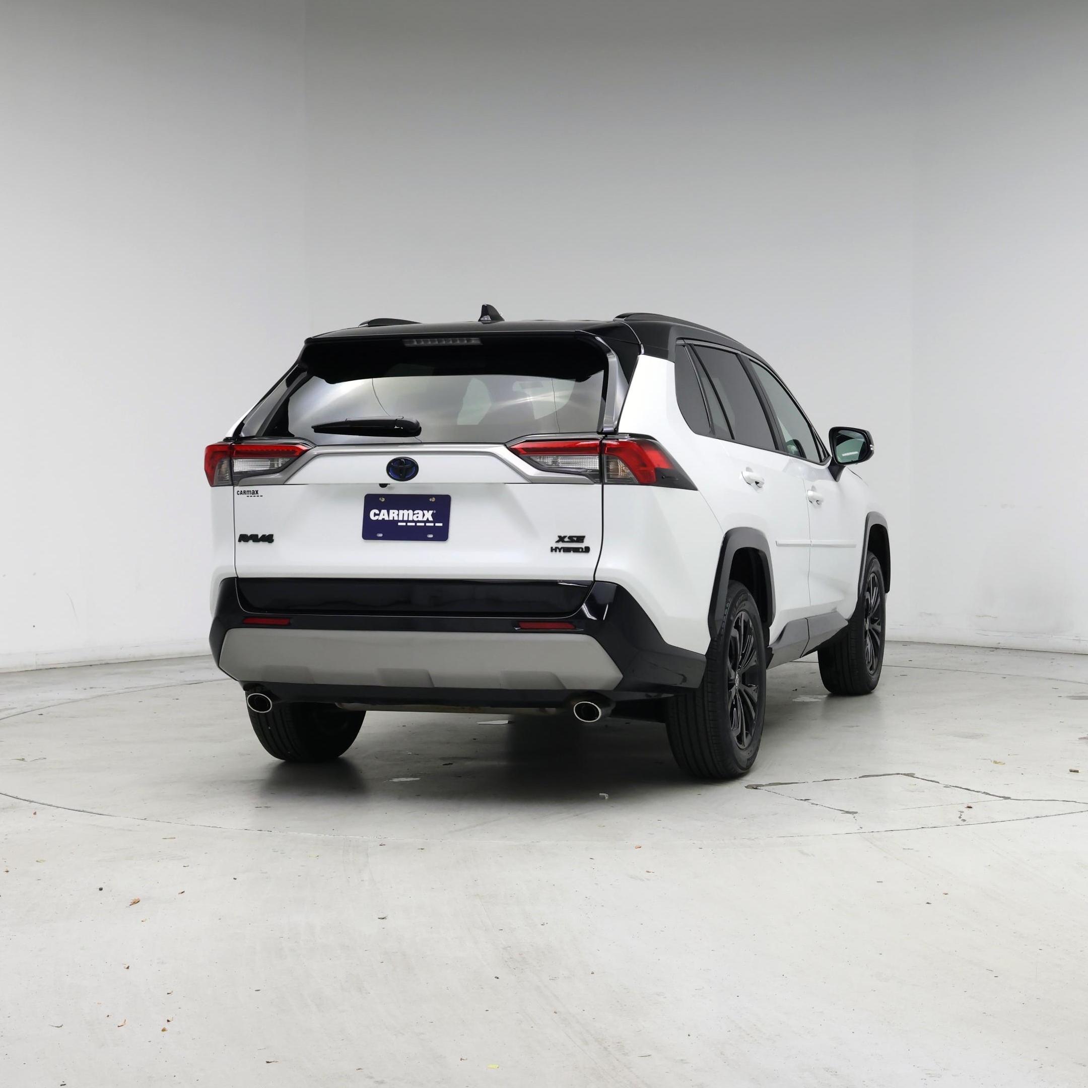 Thumbnail: 2024 Toyota RAV4 - 8