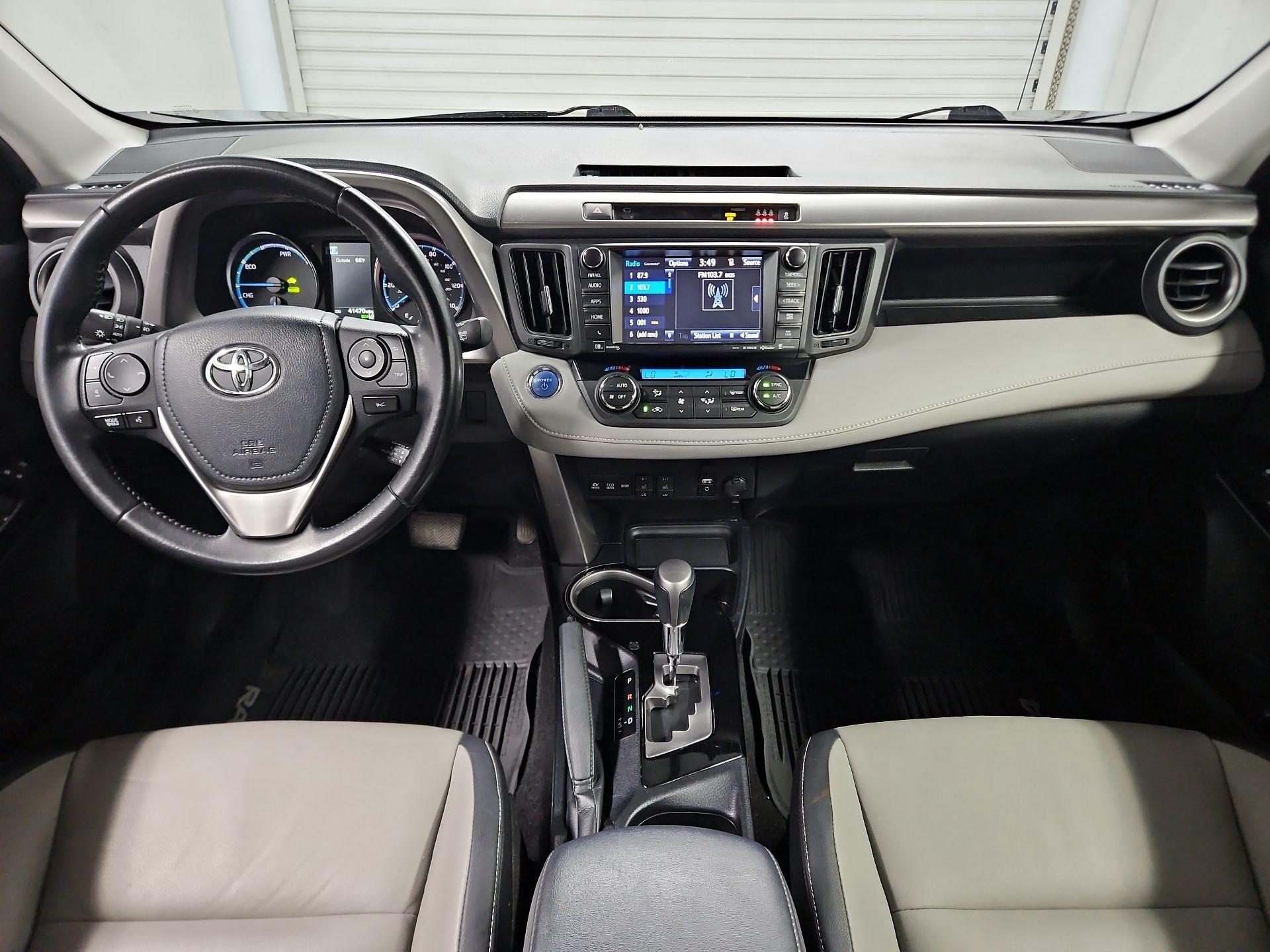 Thumbnail: 2017 Toyota RAV4 - 9