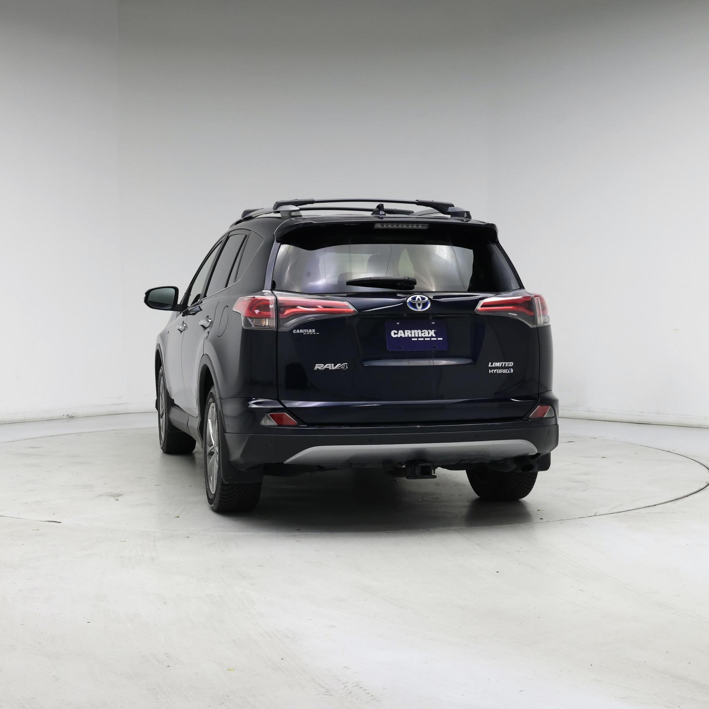 Thumbnail: 2017 Toyota RAV4 - 6