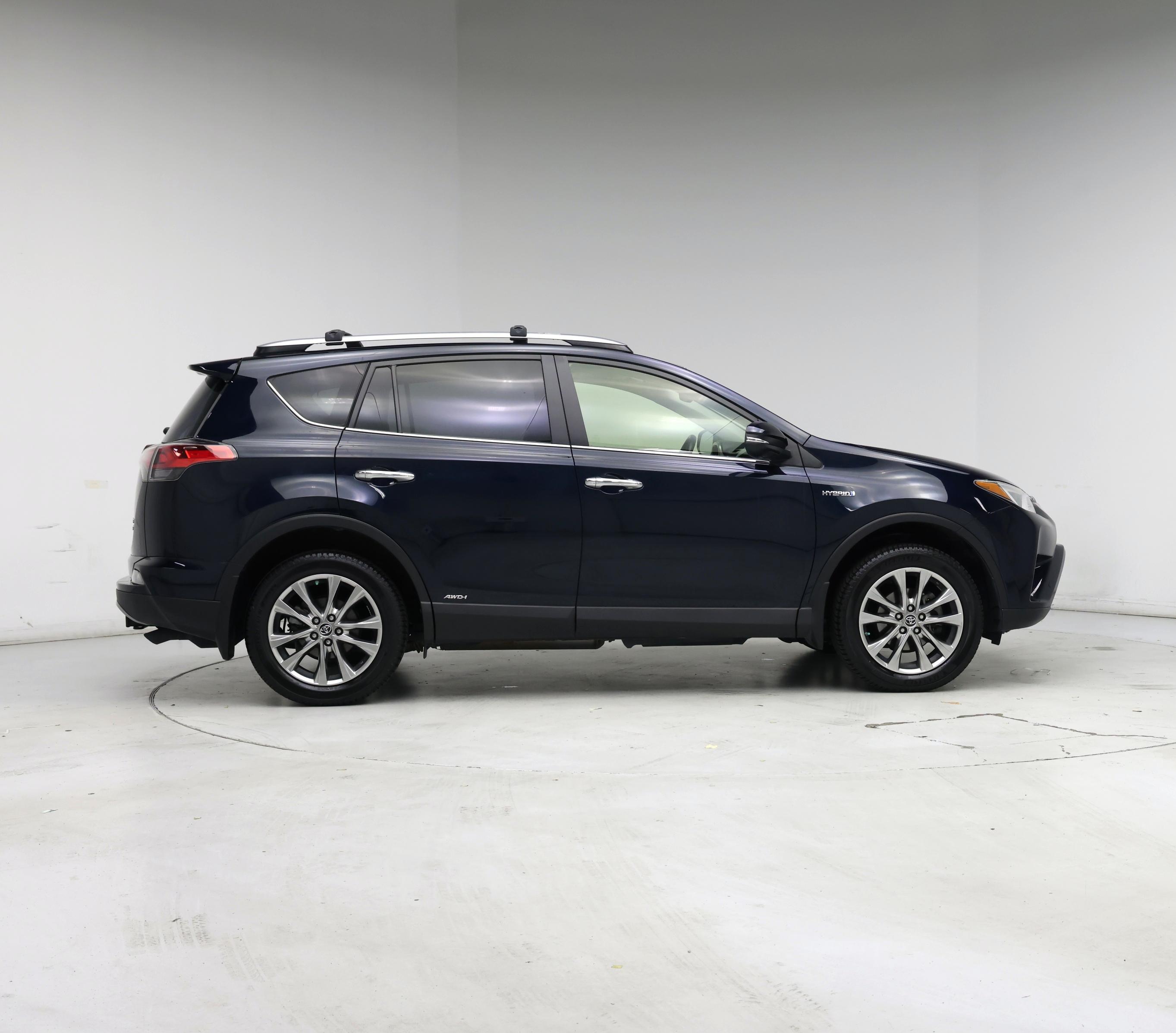 Thumbnail: 2017 Toyota RAV4 - 7