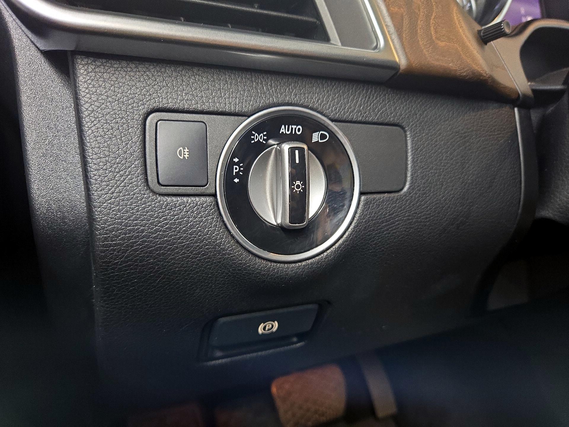 Thumbnail: 2015 Mercedes-Benz M-Class - 13