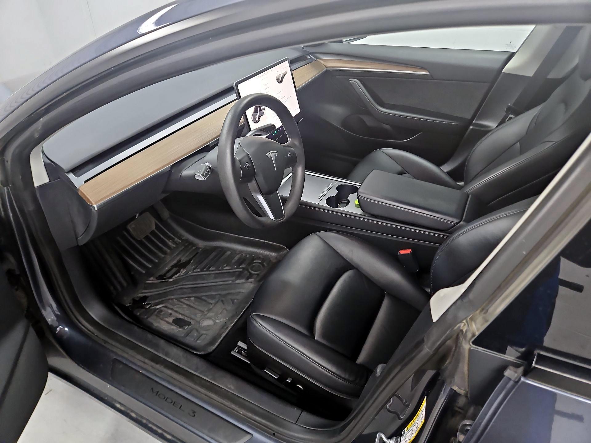 Thumbnail: 2023 Tesla Model 3 - 11