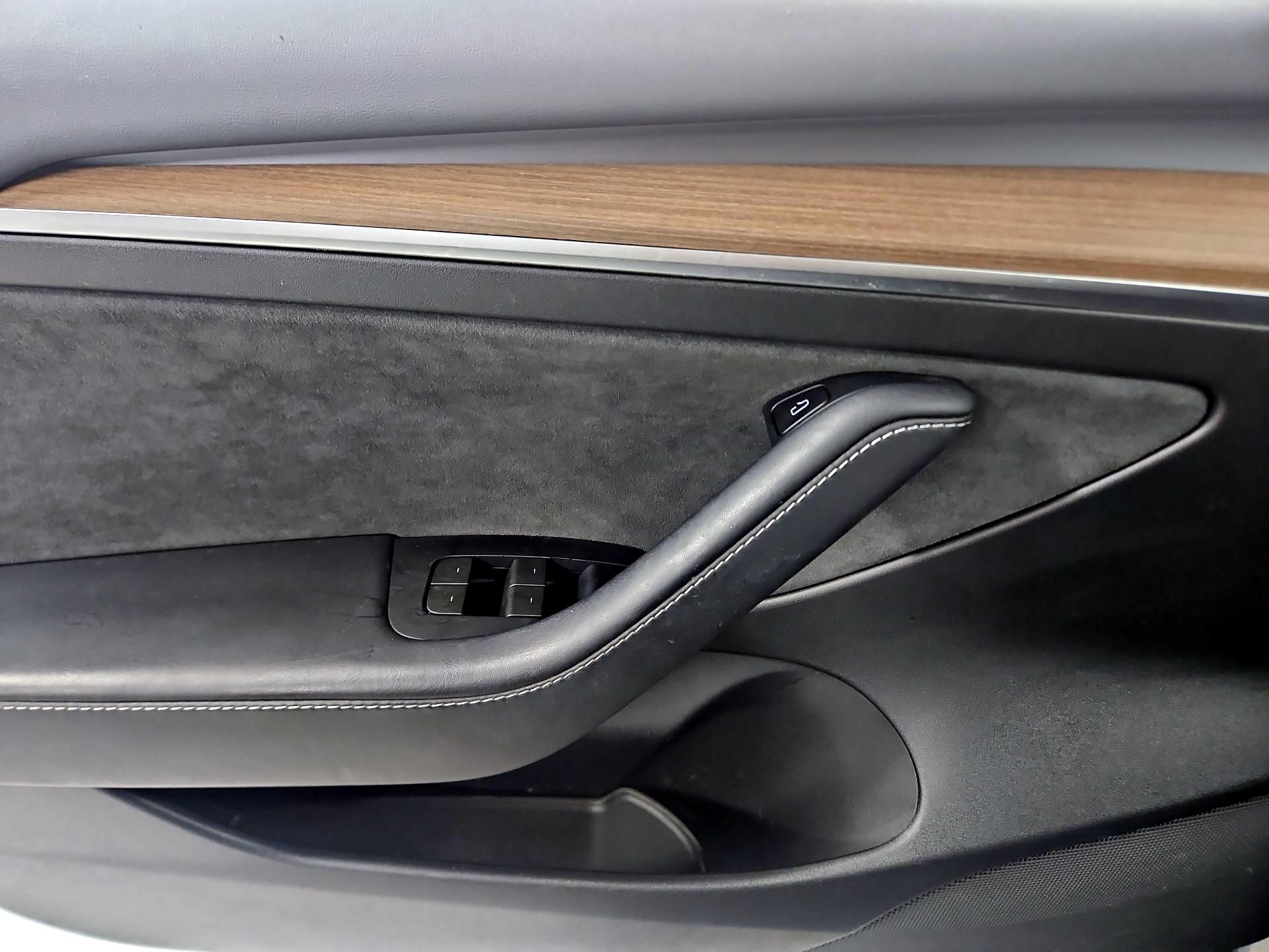 Thumbnail: 2023 Tesla Model 3 - 12