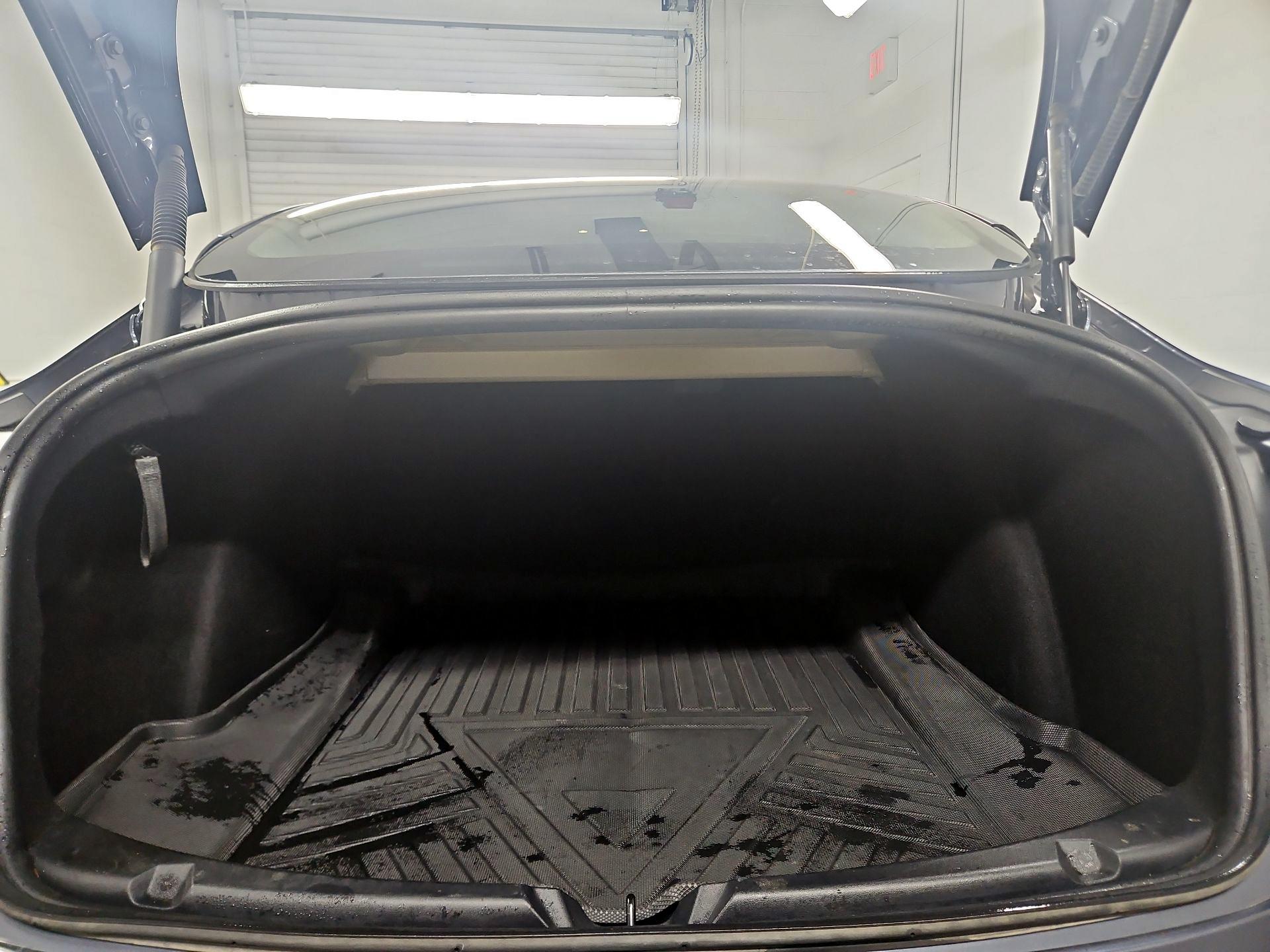 Thumbnail: 2023 Tesla Model 3 - 19