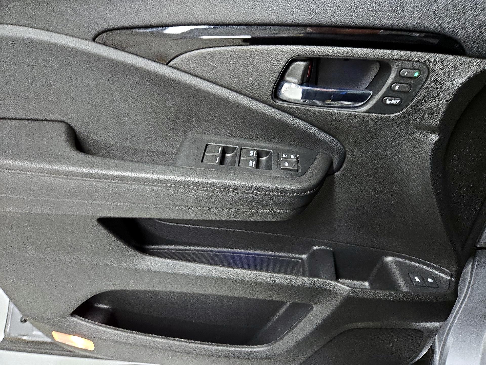 Thumbnail: 2022 Honda Pilot - 12