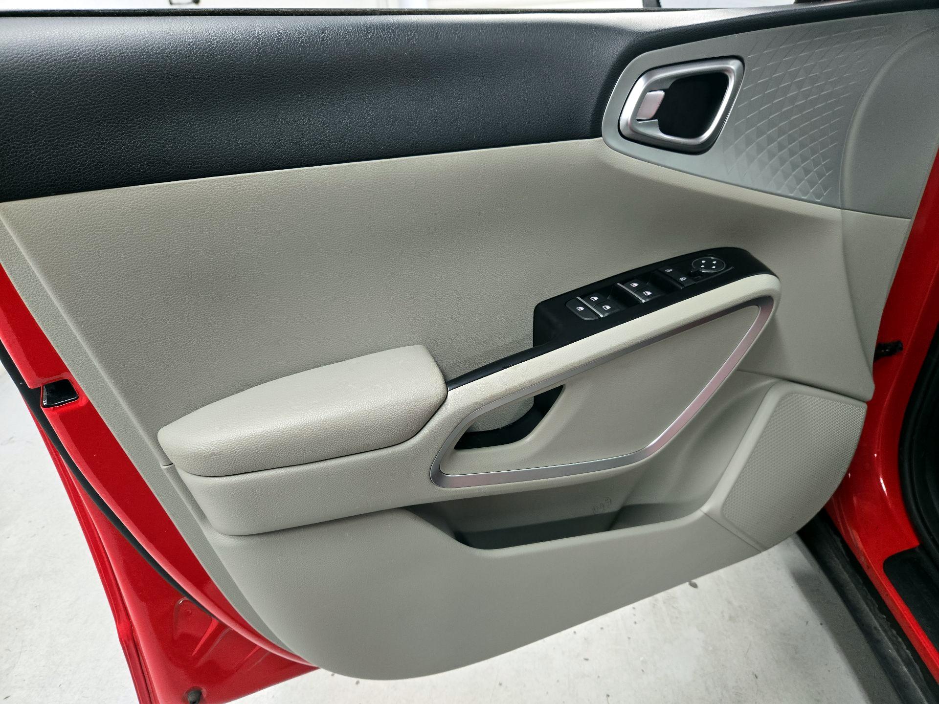 Thumbnail: 2022 Kia Soul - 12