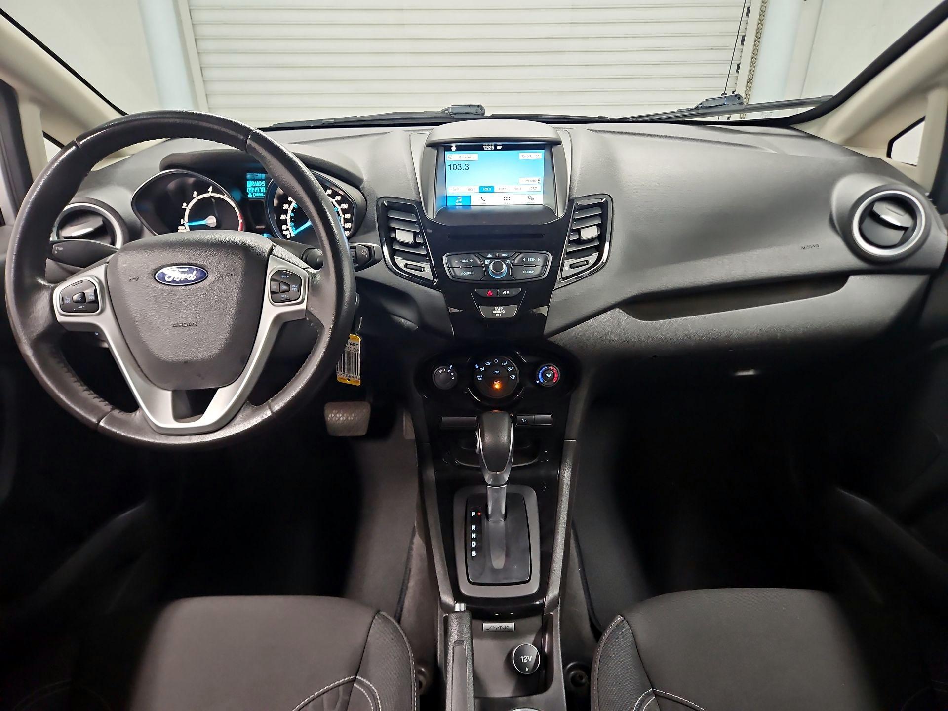 Thumbnail: 2016 Ford Fiesta - 9