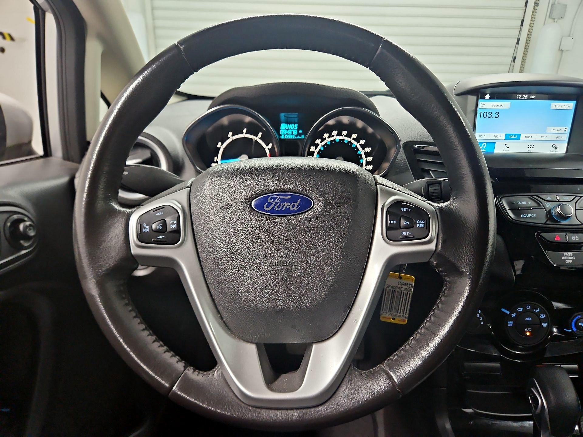 Thumbnail: 2016 Ford Fiesta - 10