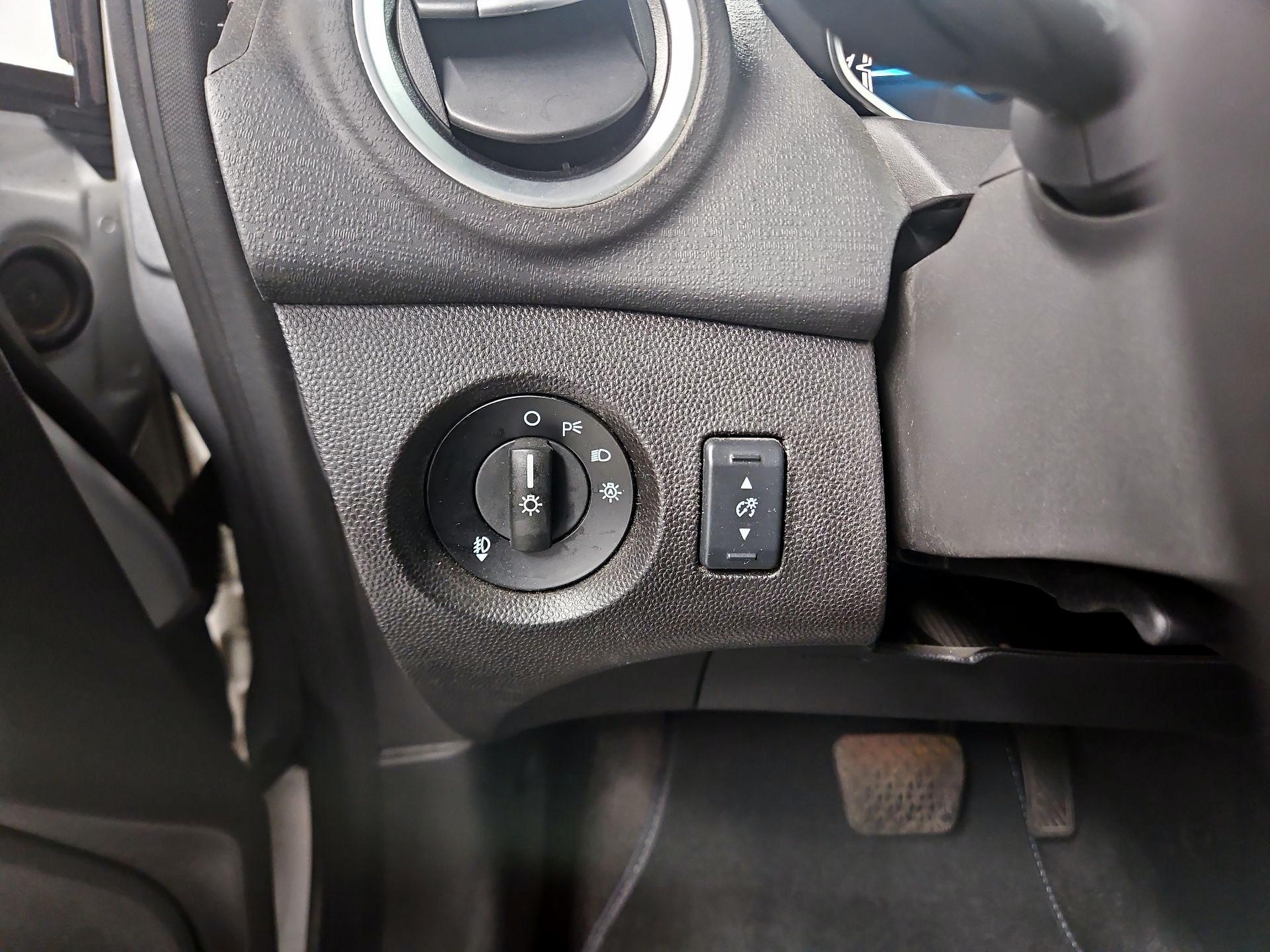 Thumbnail: 2016 Ford Fiesta - 13