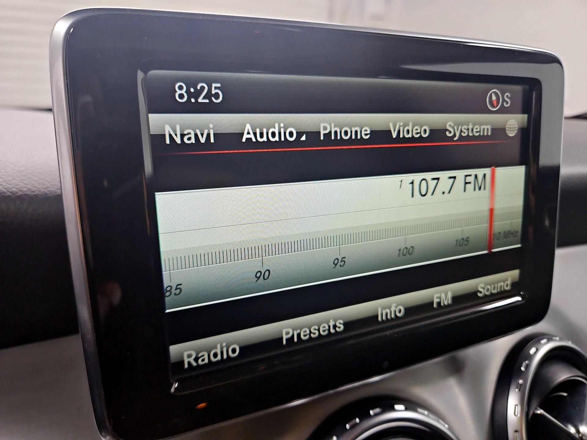 Thumbnail: 2015 Mercedes-Benz GLA - 16