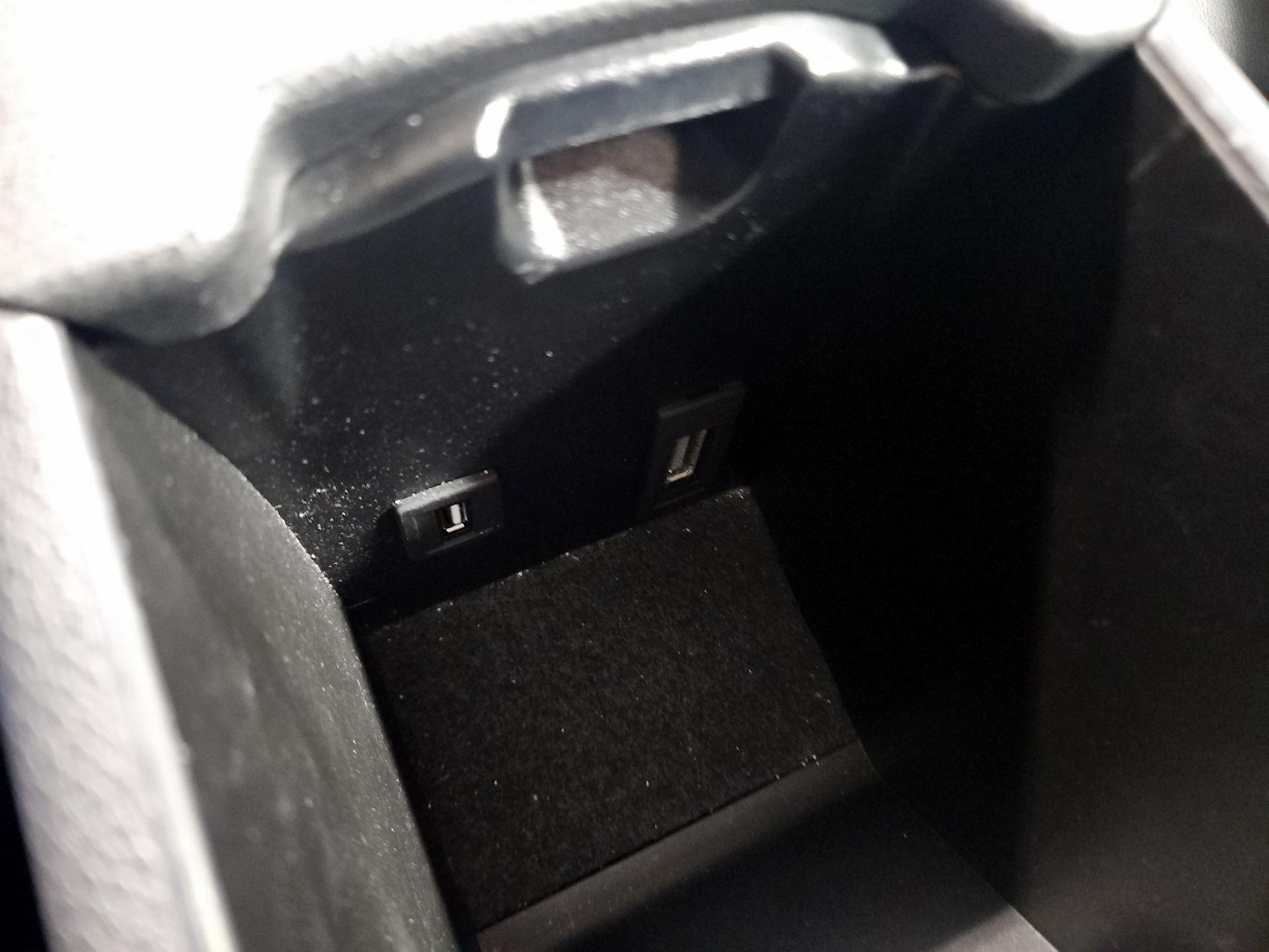 Thumbnail: 2015 Mercedes-Benz GLA - 19