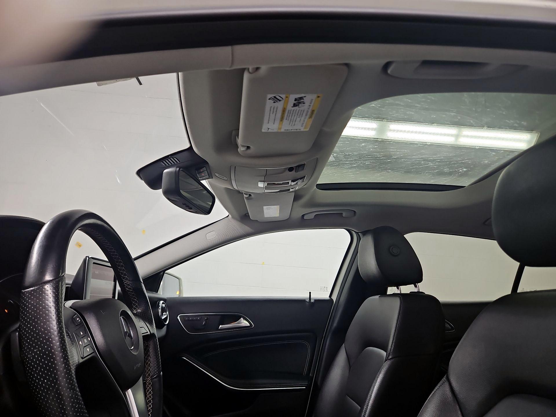 Thumbnail: 2015 Mercedes-Benz GLA - 20