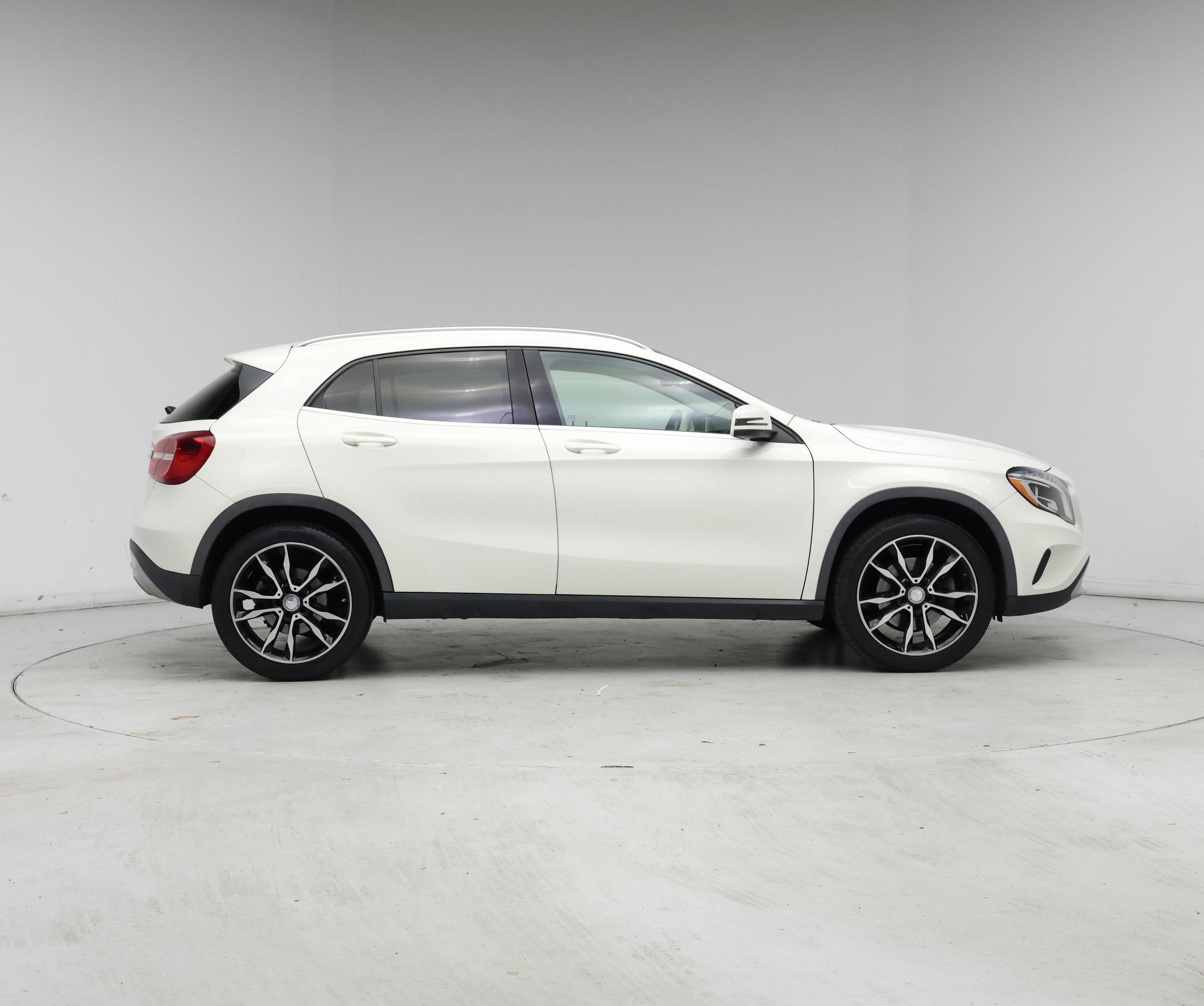 Thumbnail: 2015 Mercedes-Benz GLA - 7