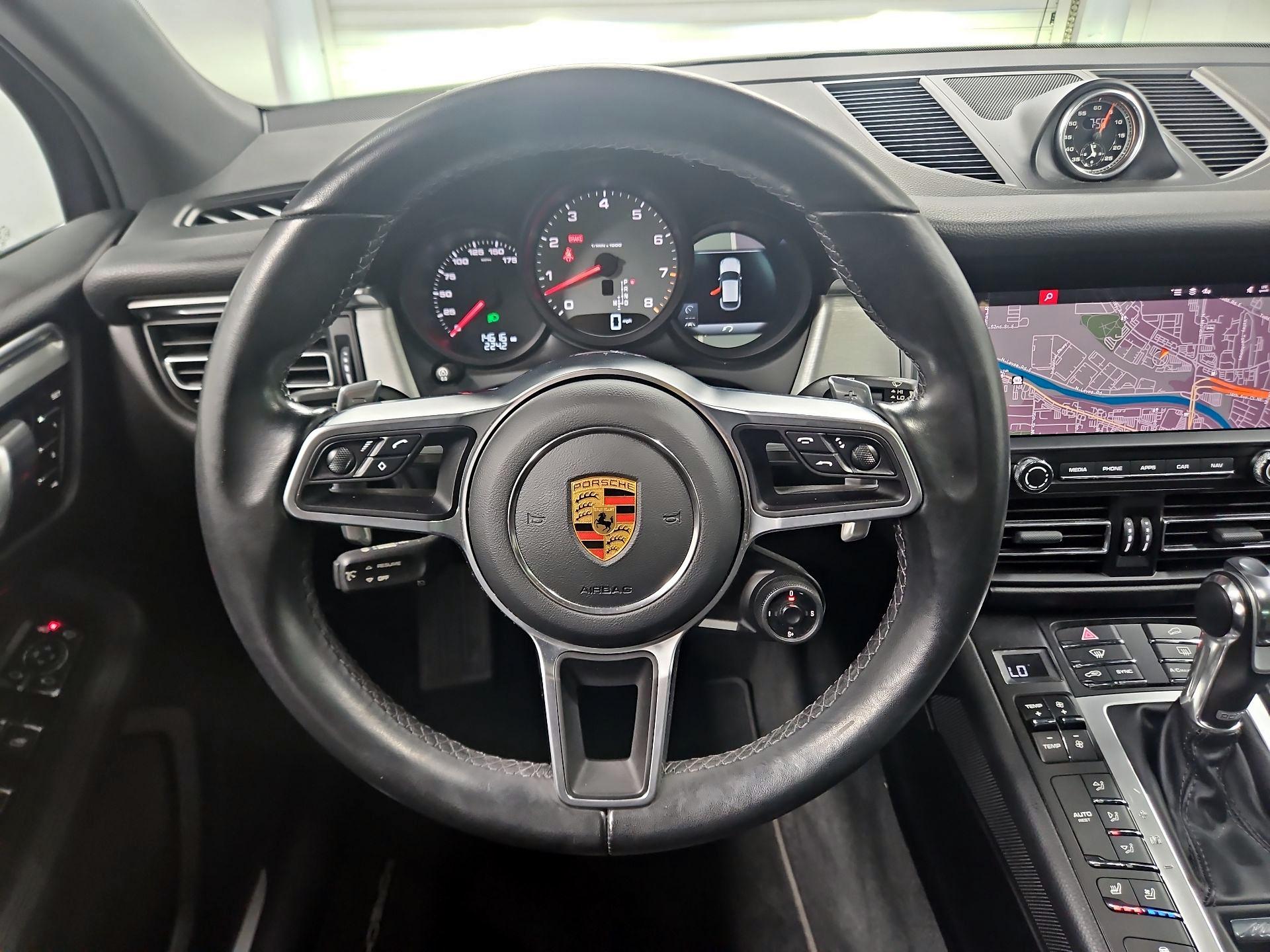 Thumbnail: 2021 Porsche Macan - 10