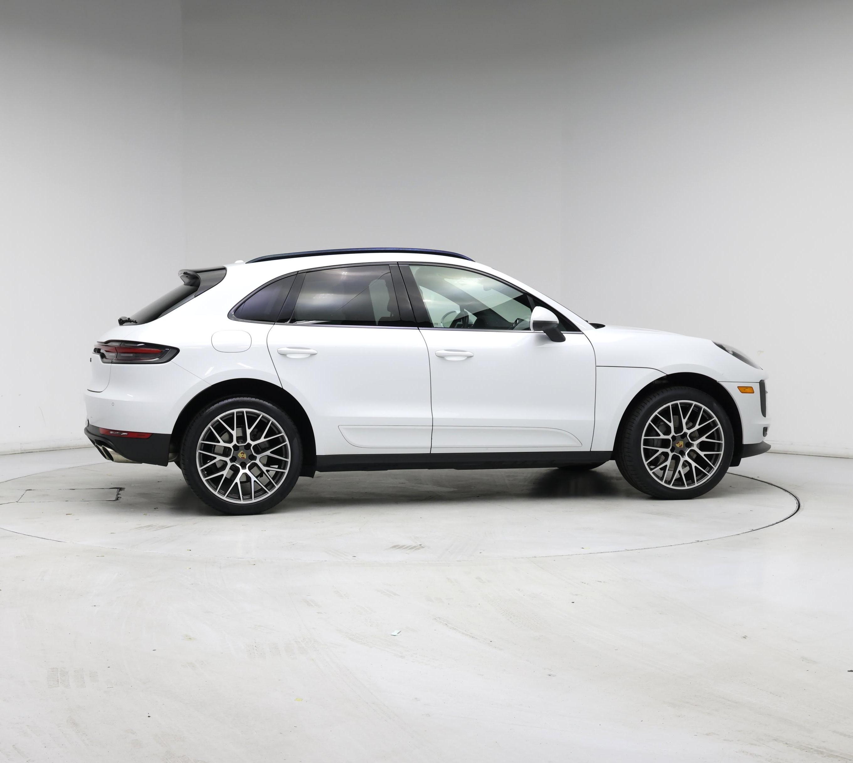 Thumbnail: 2021 Porsche Macan - 7