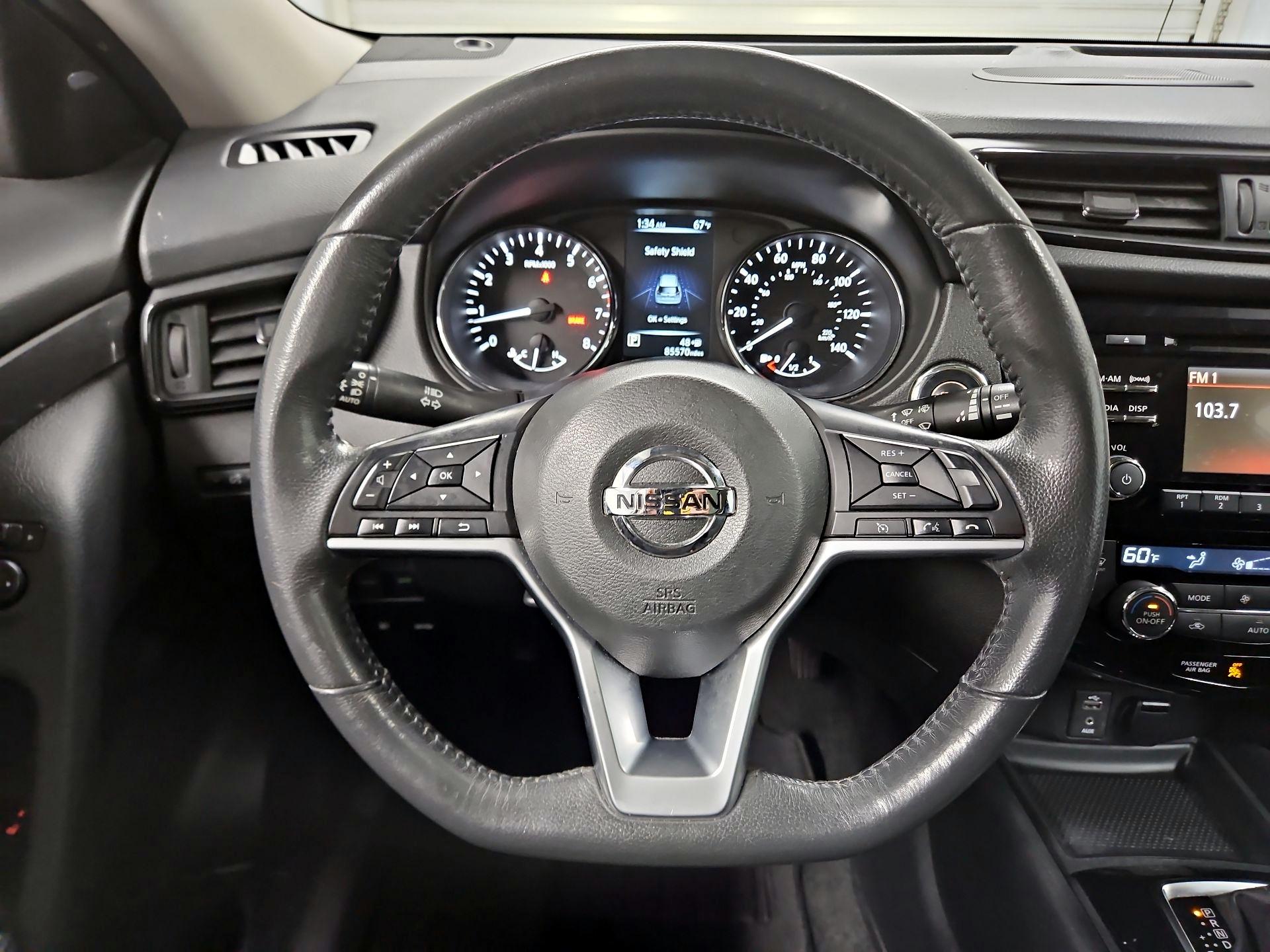 Thumbnail: 2017 Nissan Rogue - 10