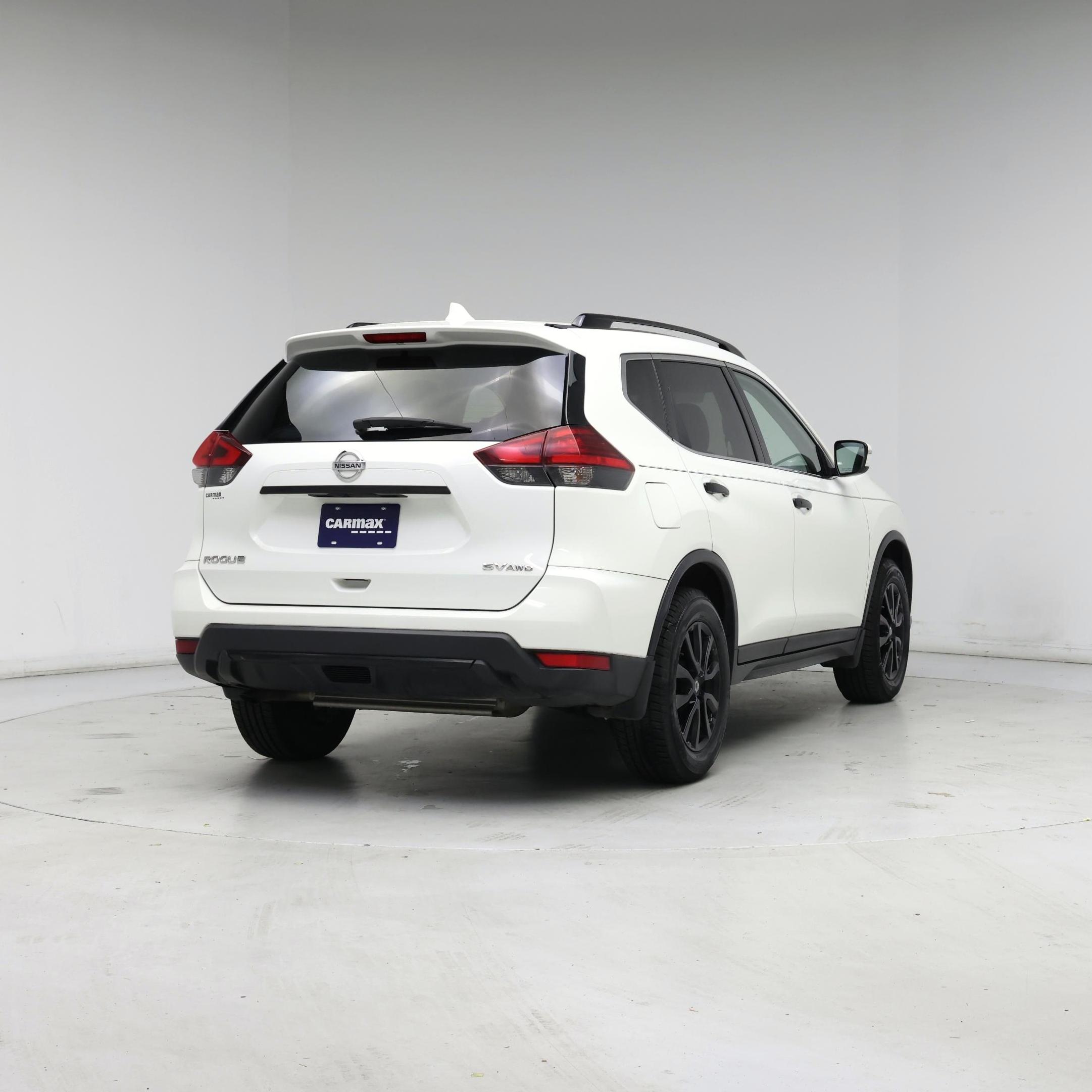 Thumbnail: 2017 Nissan Rogue - 8